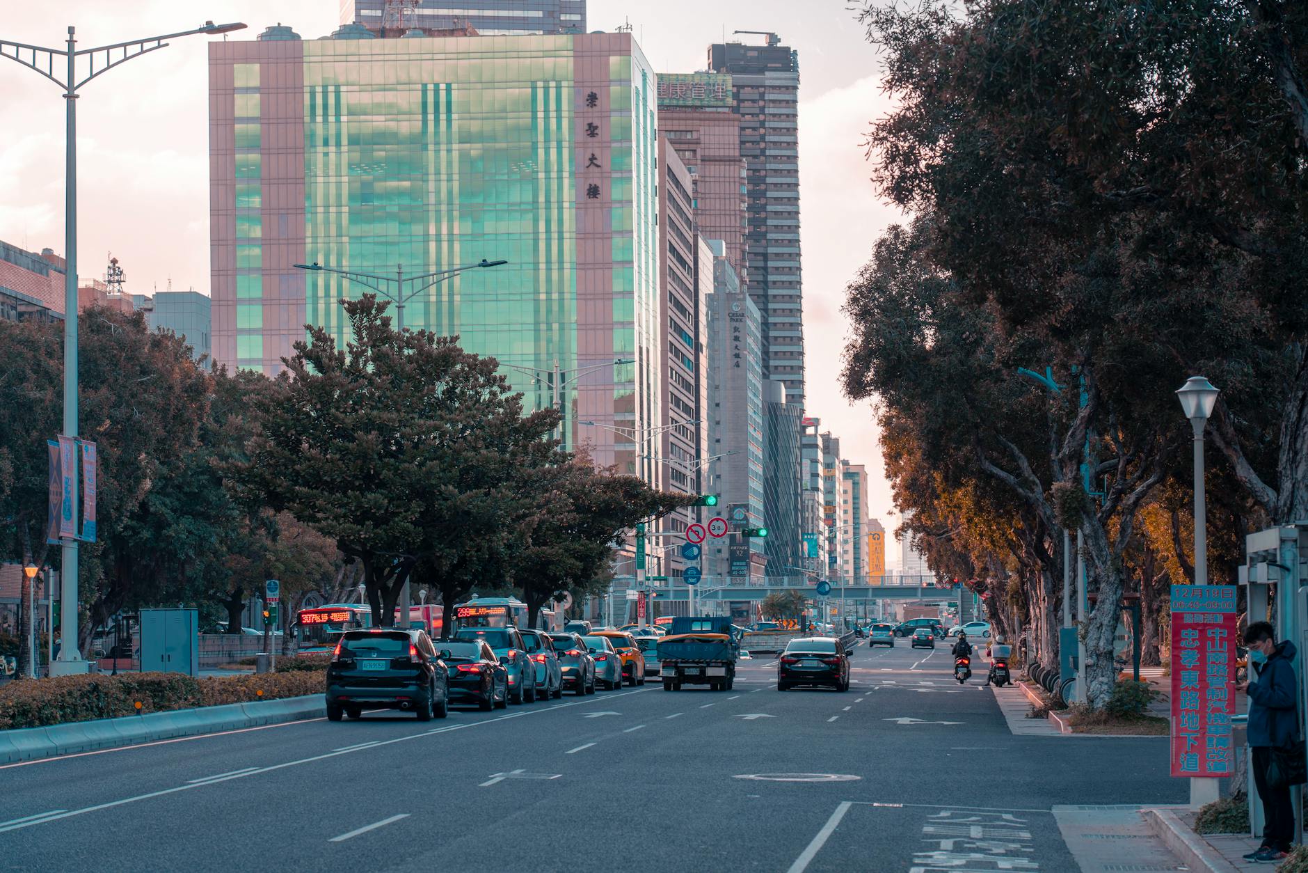 Kaohsiung city street and journalist story-geography planning context.