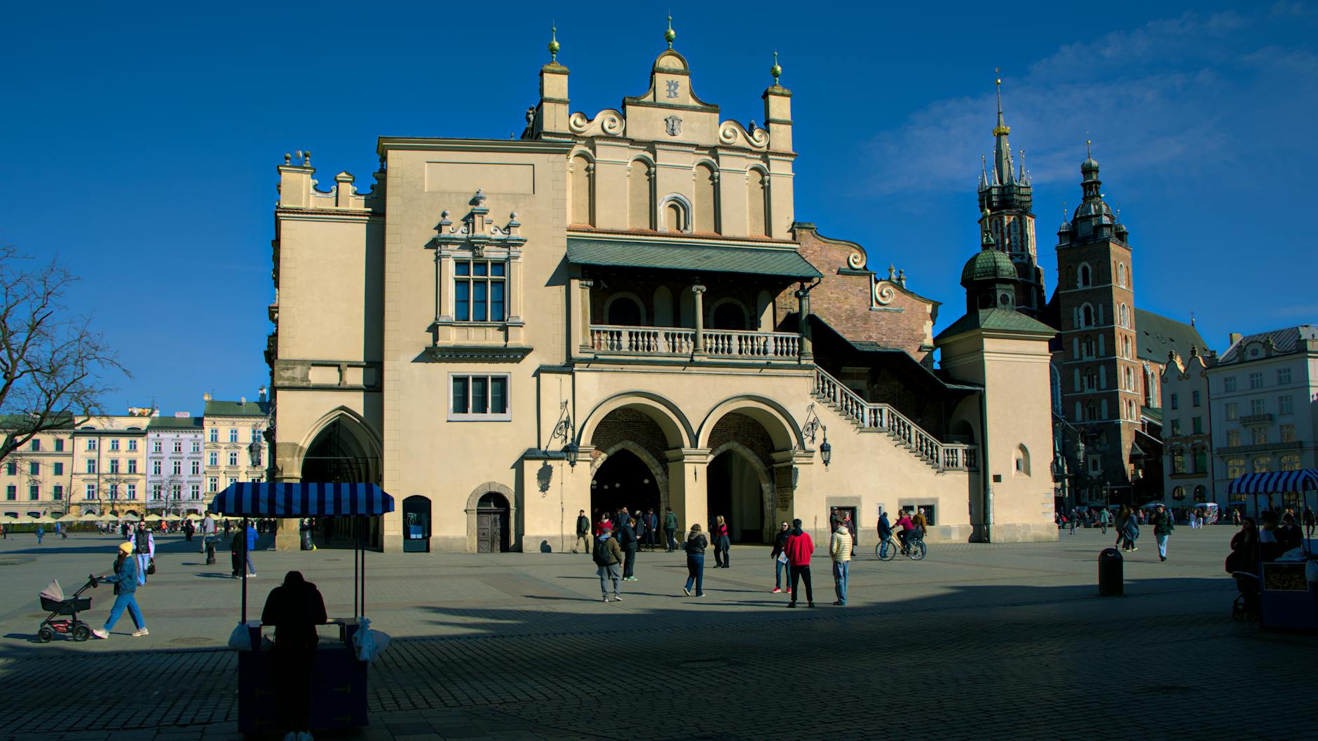 Krakow Old Town setting for business schedule planning.