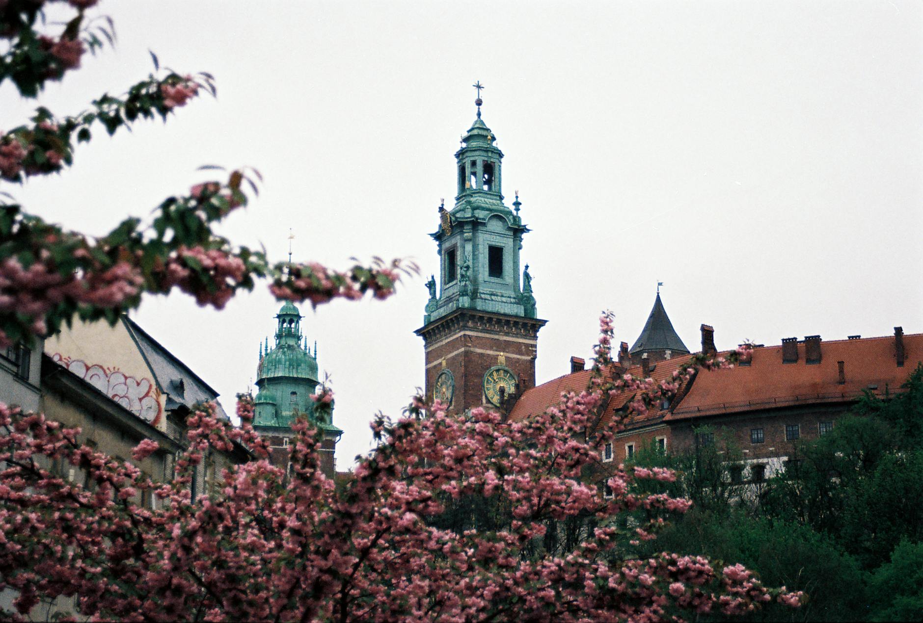 Krakow hotel and Wawel route for first-time visitor base planning.