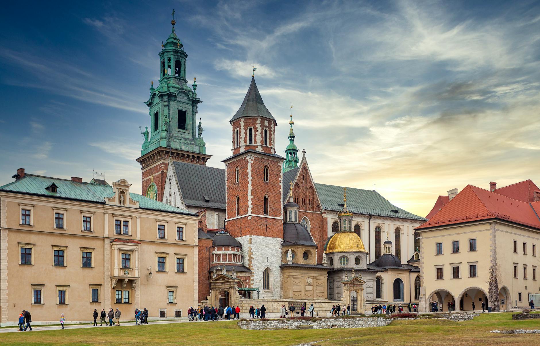 Krakow Wawel and private guiding setting for luxury access planning.