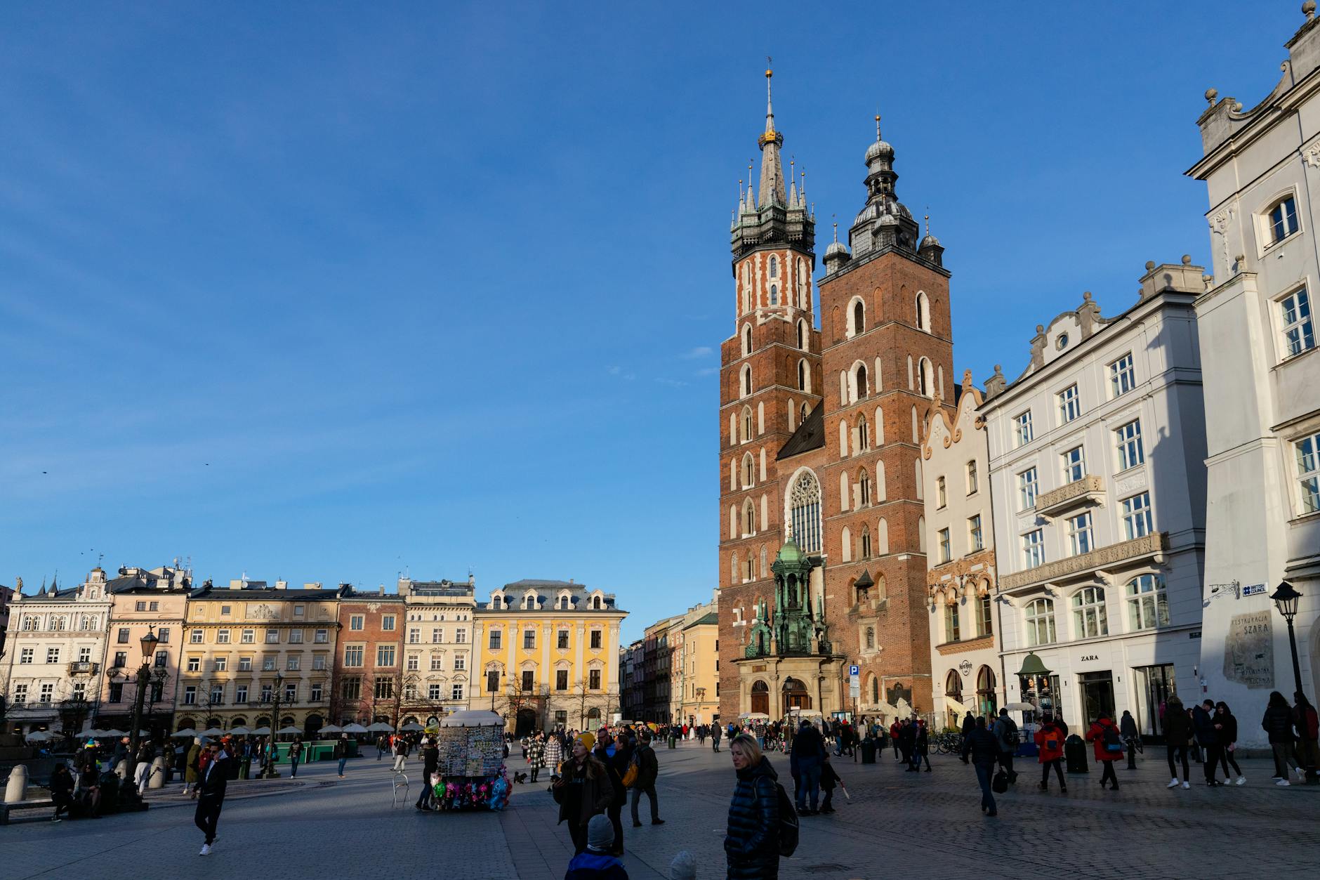 Krakow Wawel and historic area for older traveler route pacing.