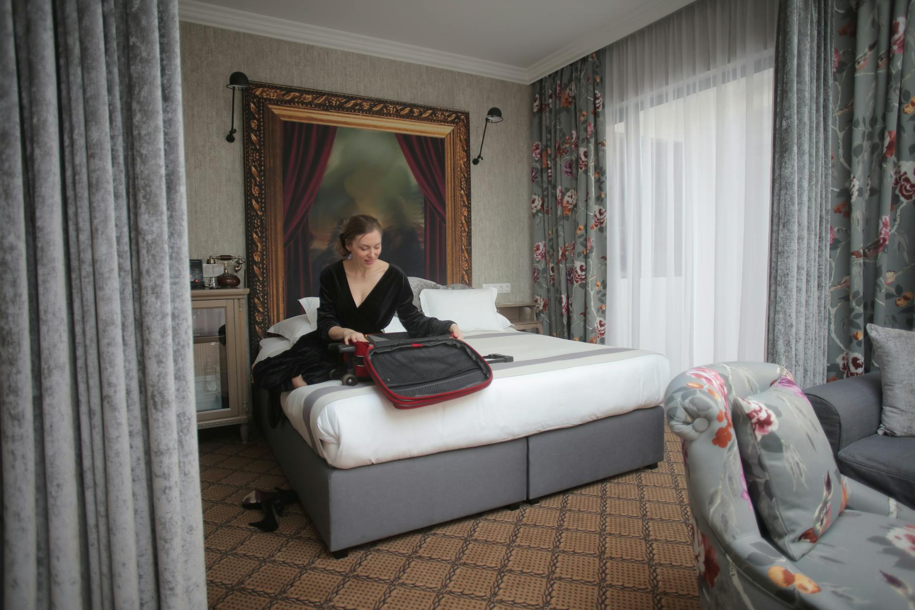 Krakow stopover recovery and luggage planning.