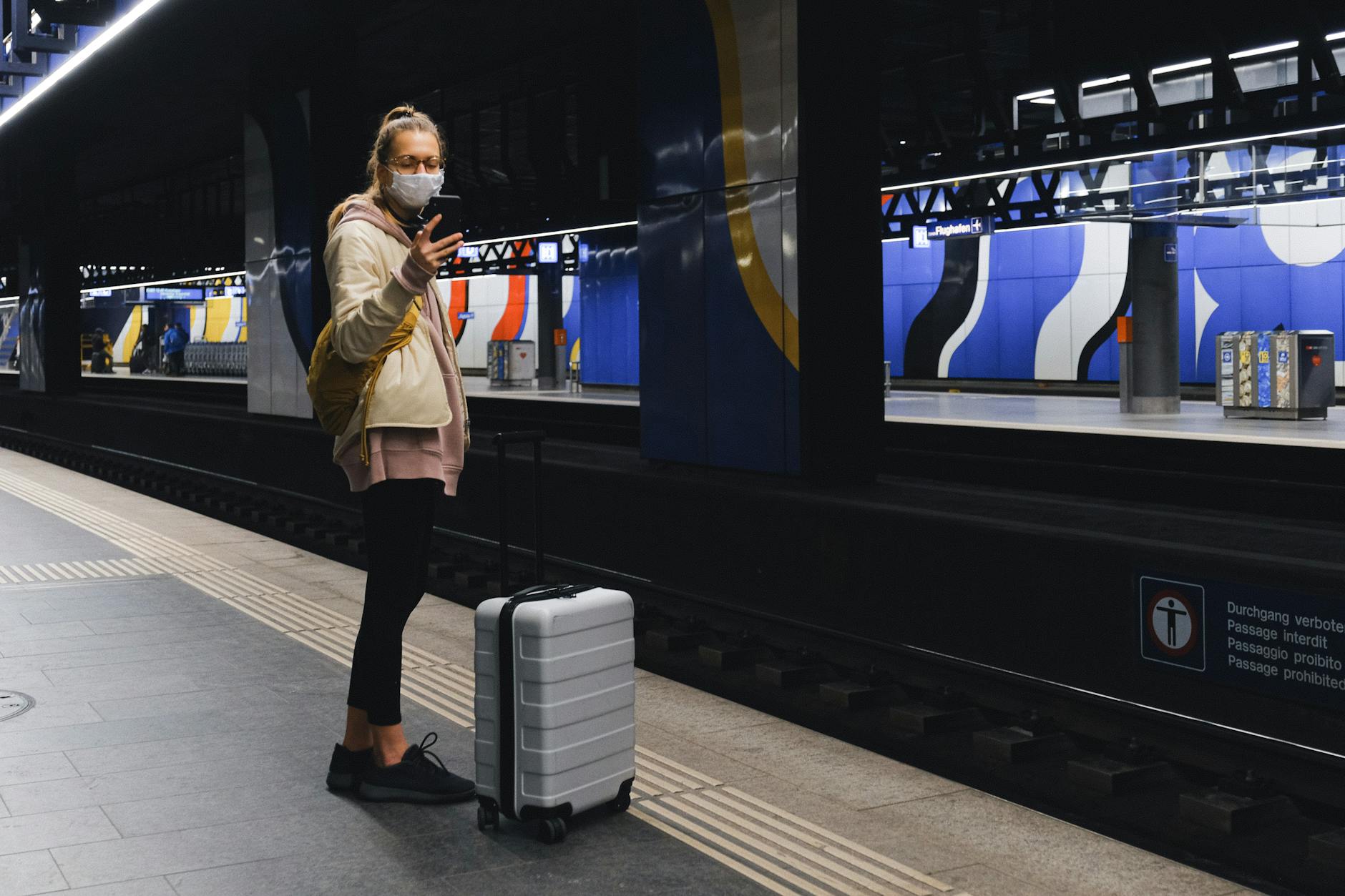Krakow connection timing for transit and stopover traveler planning.