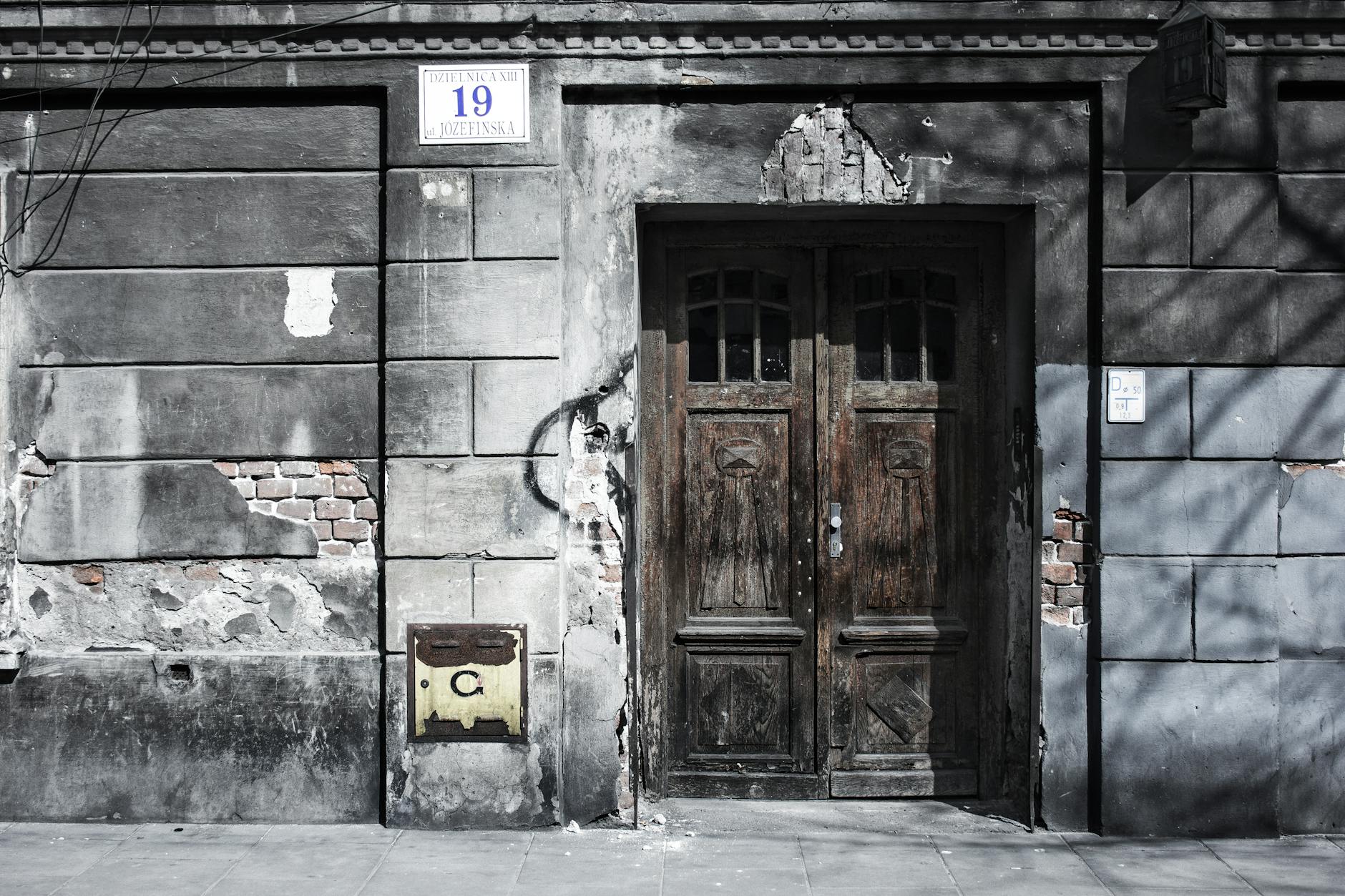 Krakow quiet street for volunteer traveler wellbeing planning.