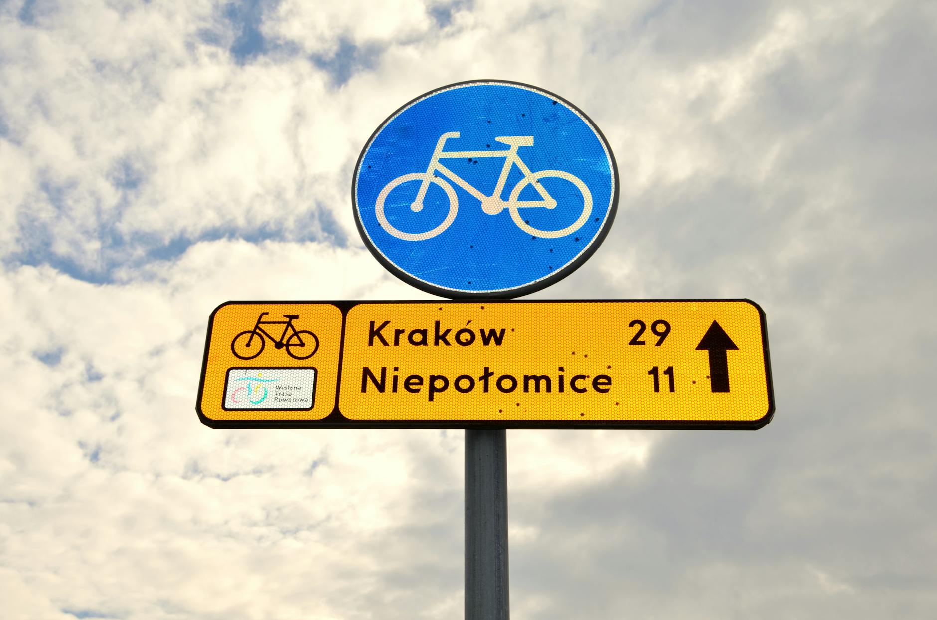 Krakow community setting for volunteer assignment planning.