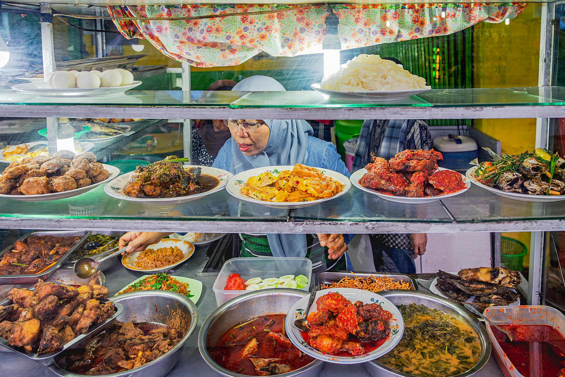 Langkawi halal food and transport timing for religious travelers.