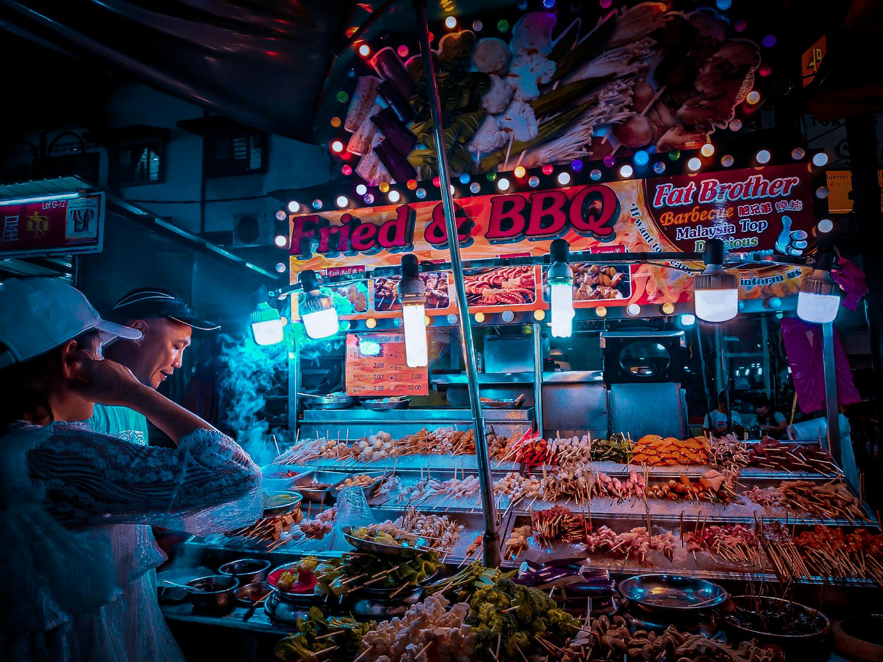 Langkawi food, market, and evening-planning context for tourists.