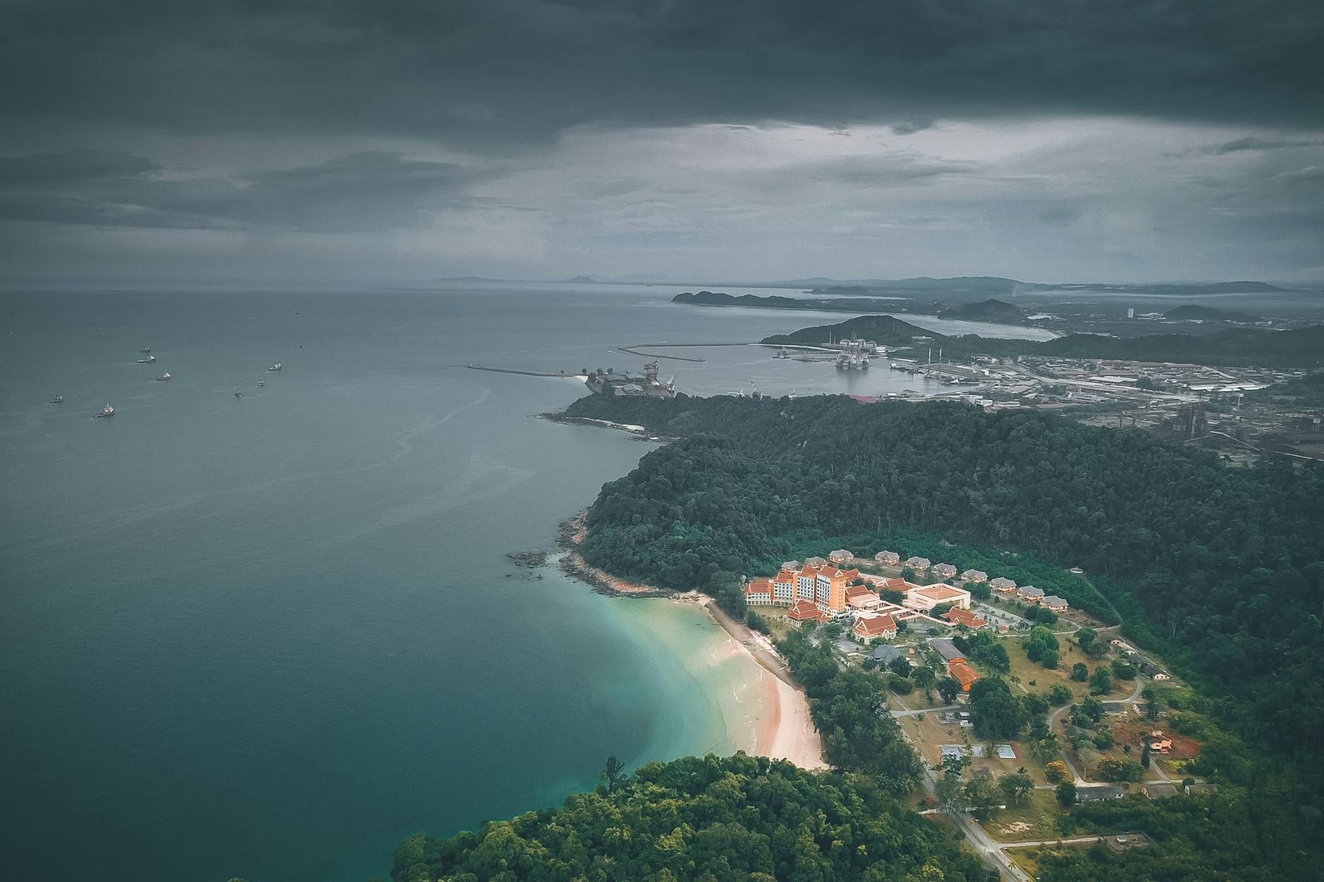 Langkawi trade-show attendee image for short-term planning.