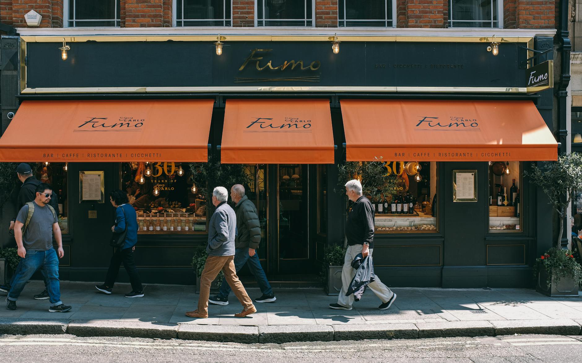 London restaurant street context for family meal planning