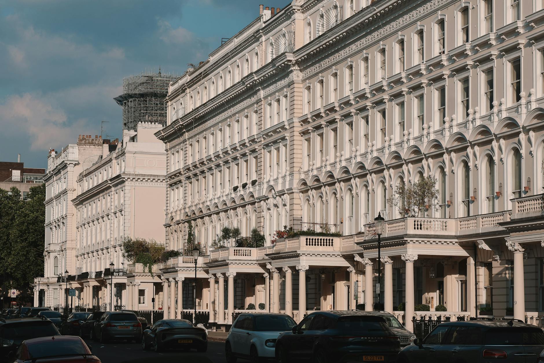 Sophisticated central London street setting for luxury base selection