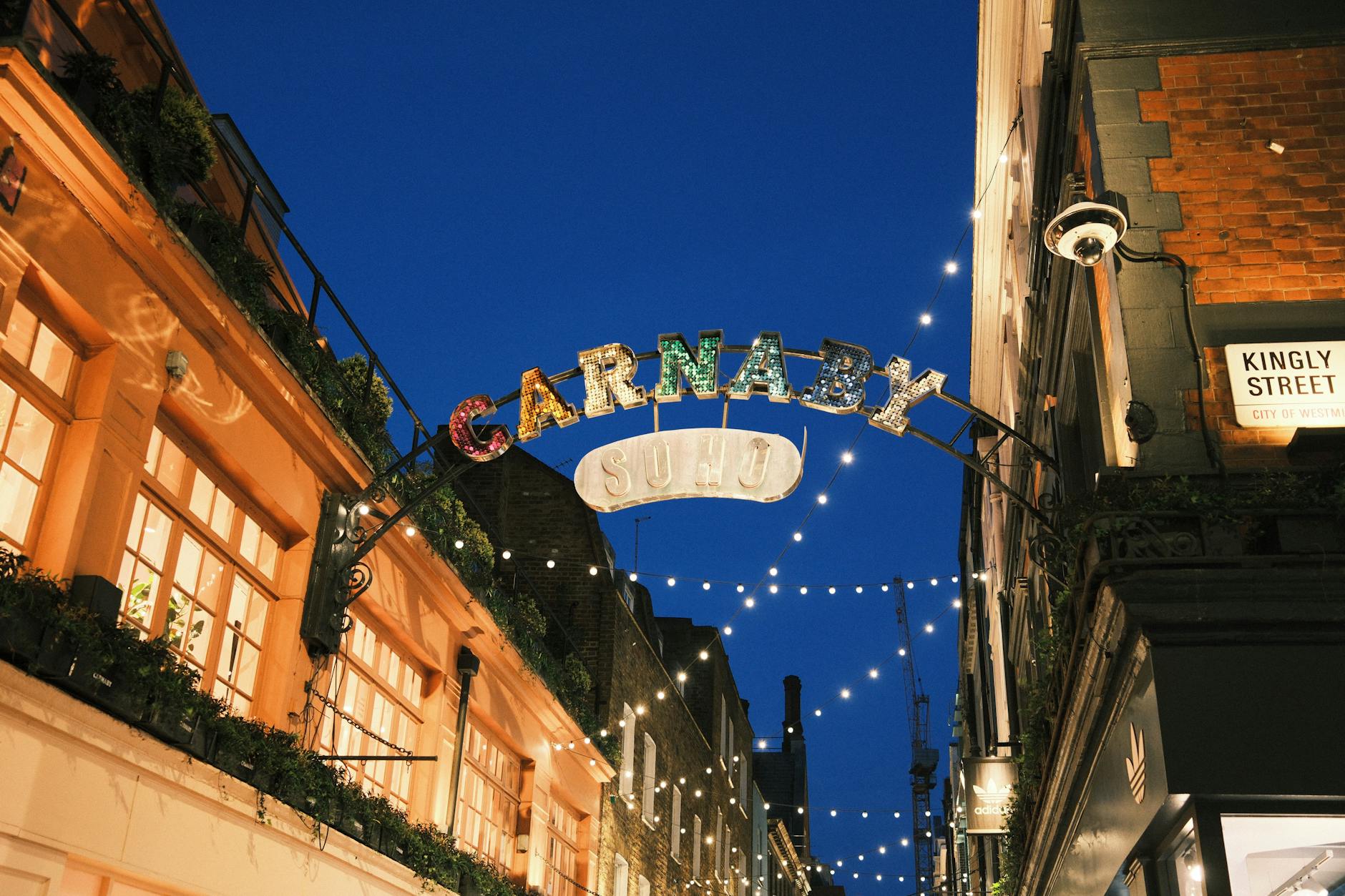 What To Consider For Short-Term Travel To London As A Nightlife-Focused Traveler