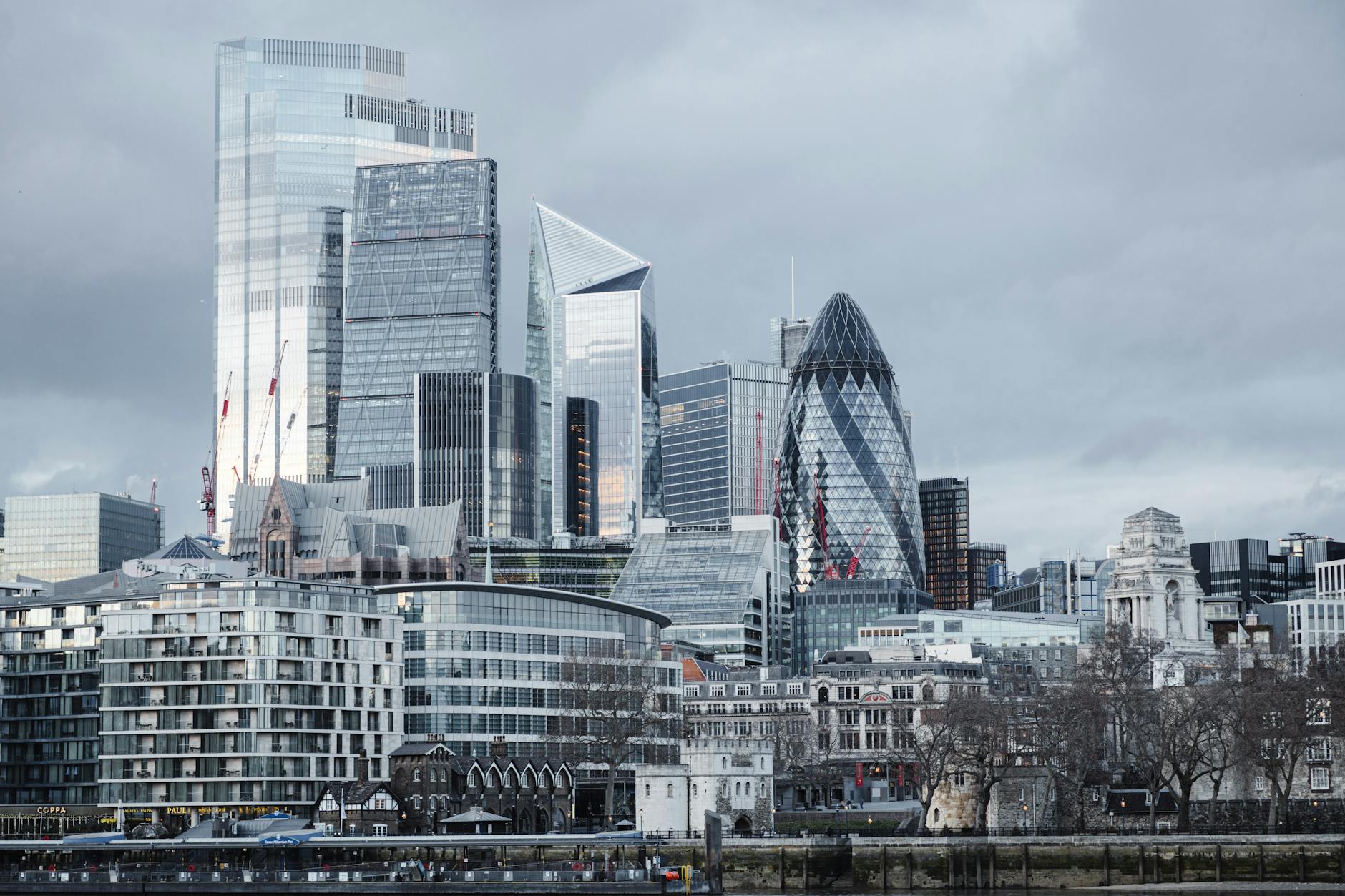 What To Consider For Short-Term Travel To London As A Sales Traveler