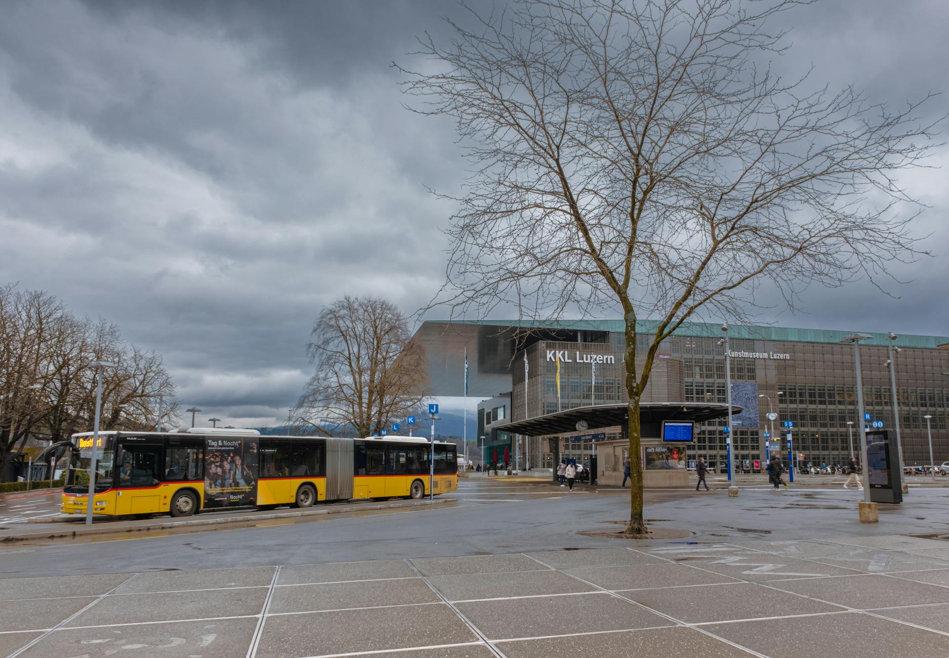 KKL Lucerne transit and city context for academic conference planning.