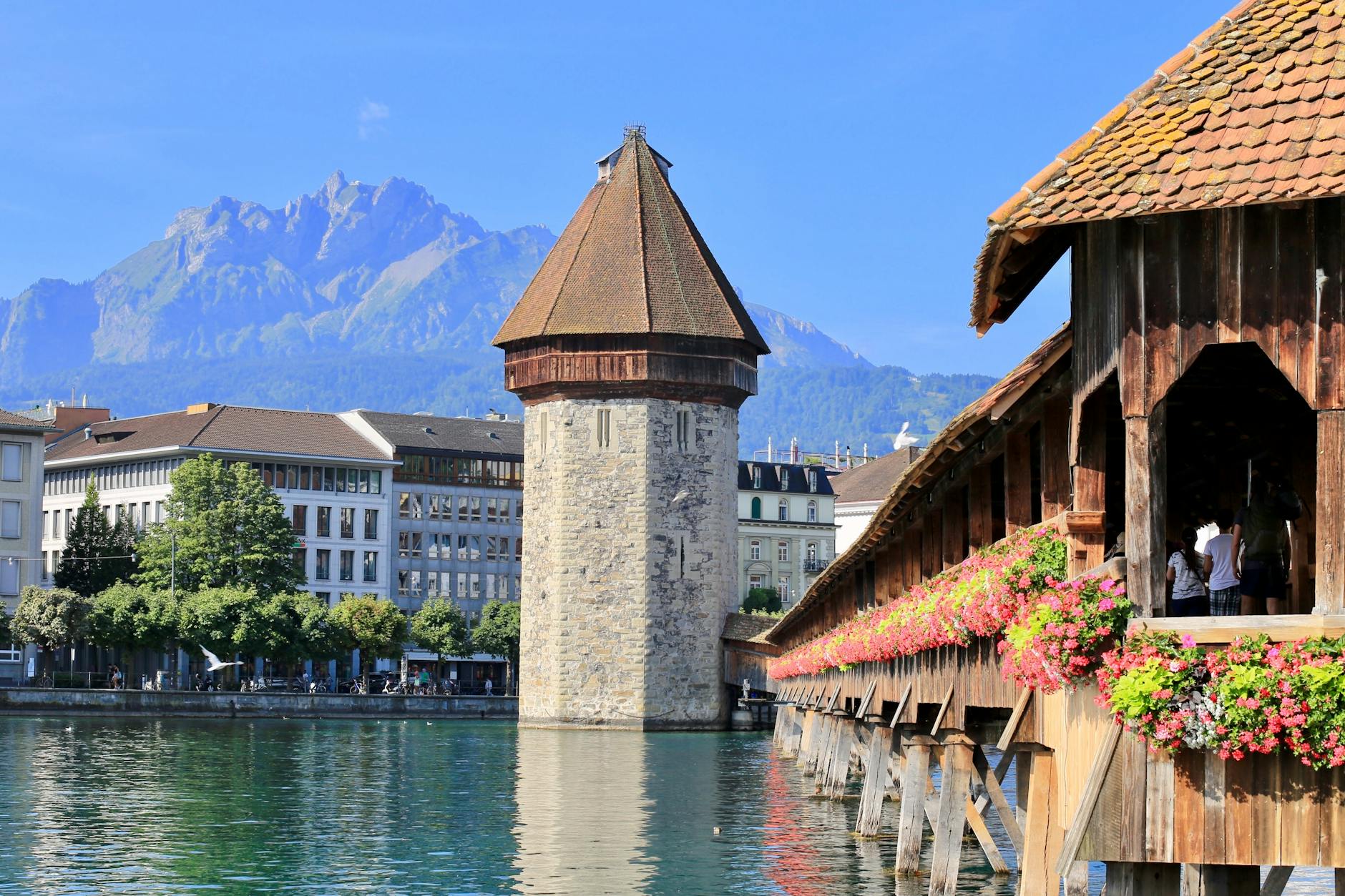 Chapel Bridge and Water Tower in Lucerne for first-time visitor planning.
