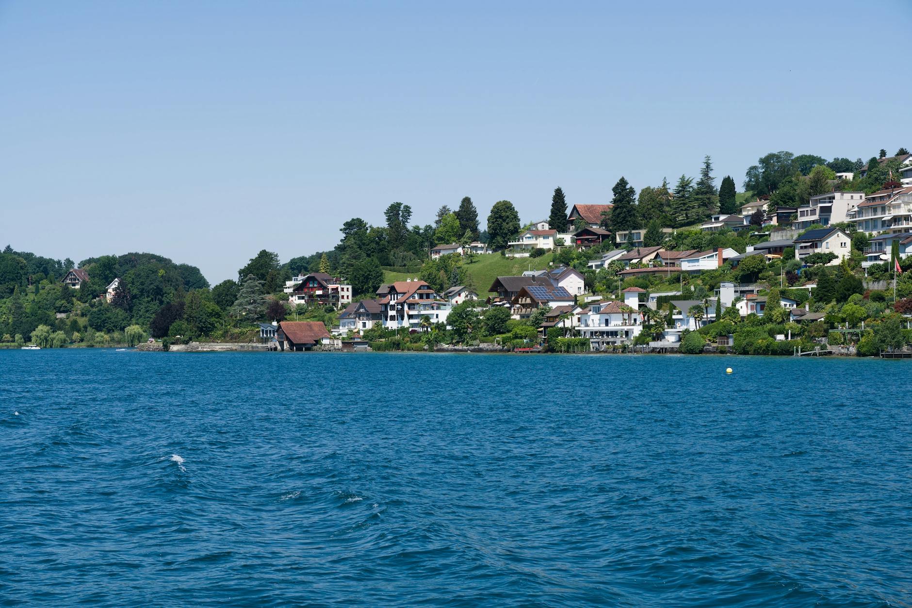 Lakefront homes near Lucerne for repeat leisure visitor report planning.