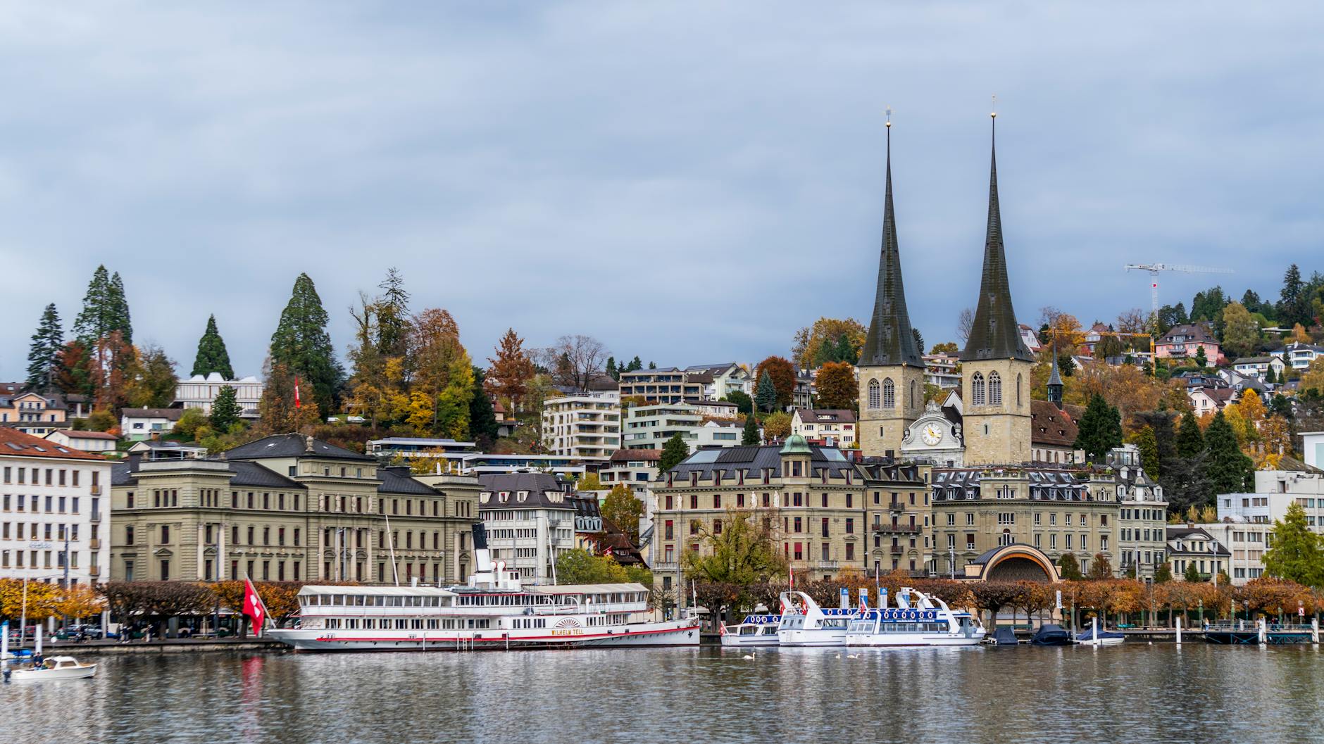 Chapel Bridge and Lucerne waterway for student lodging and route planning.