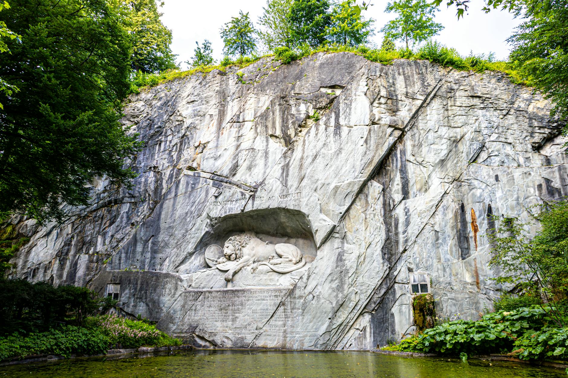 Lion Monument in Lucerne for free and paid sightseeing balance.