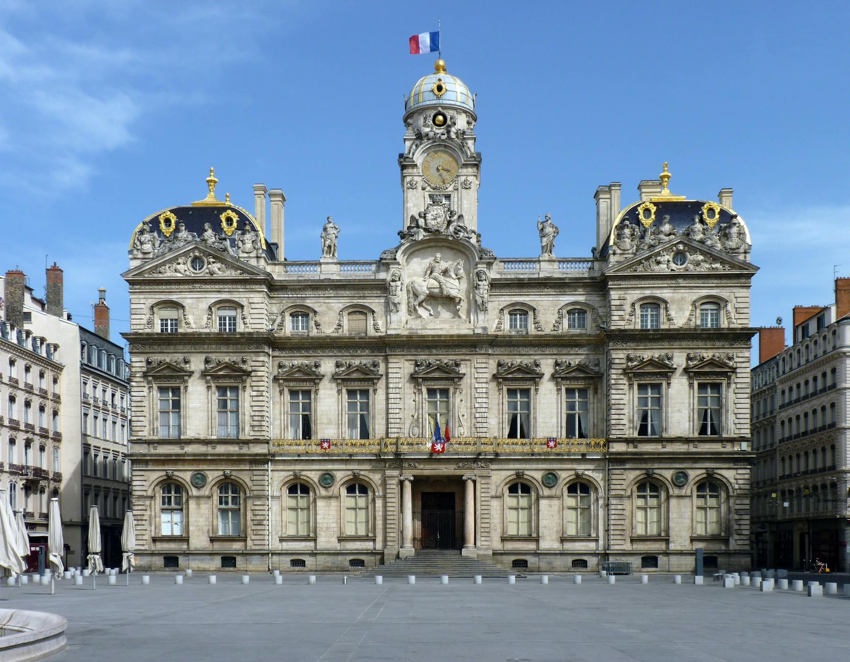 Historic Hotel de Ville facade in Lyon
