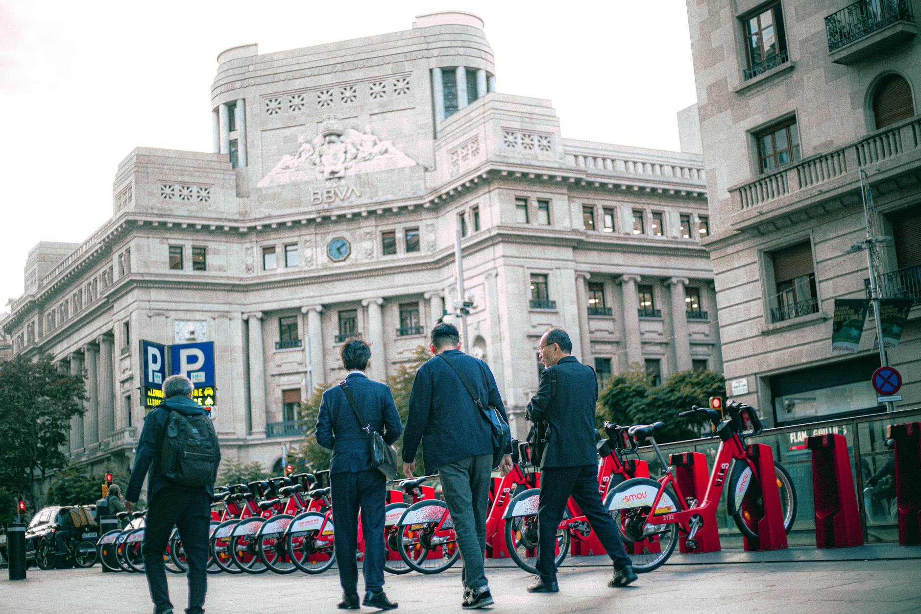 What To Consider For Short-Term Travel To Madrid As A Sales Traveler