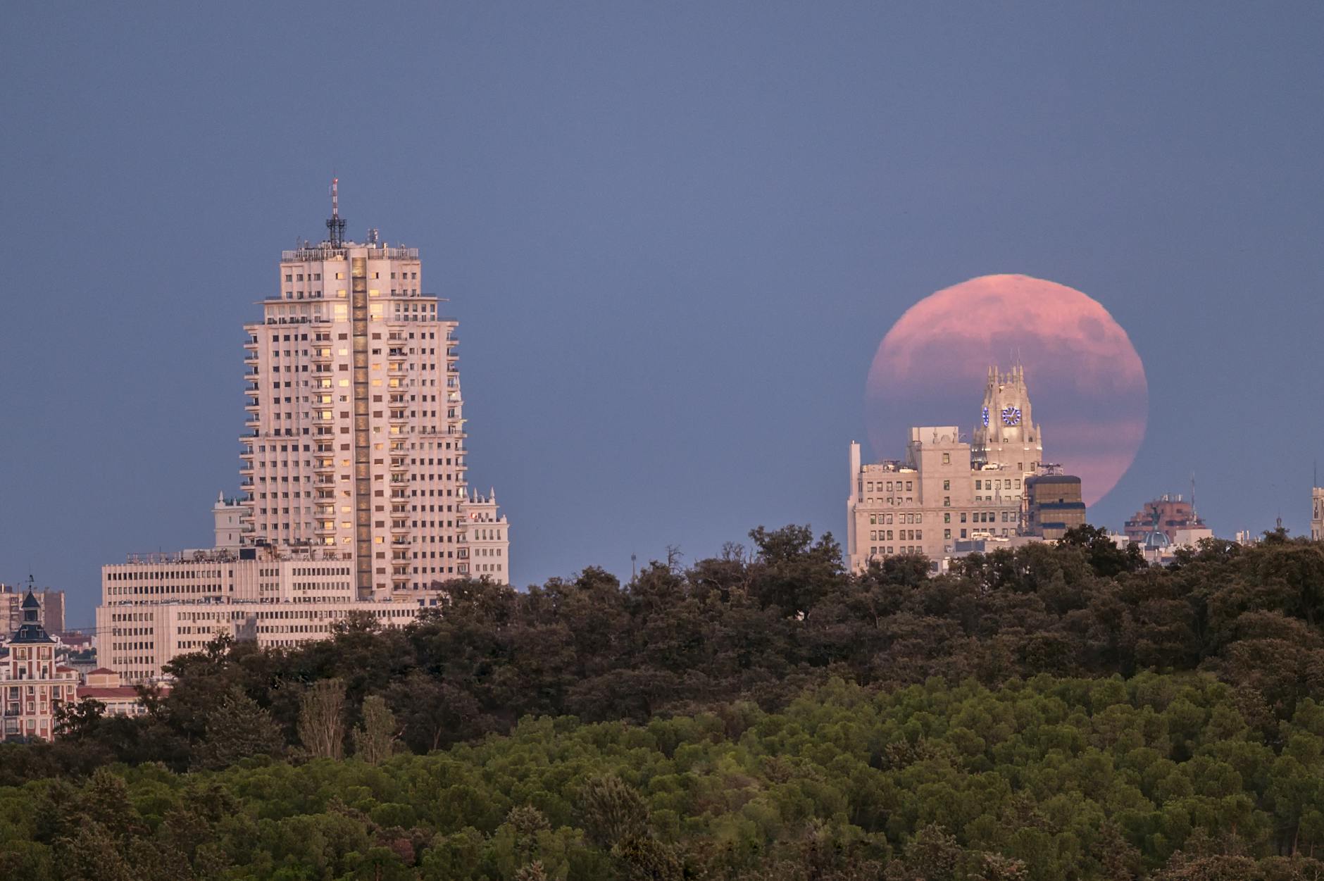 What To Consider For Short-Term Travel To Madrid As A Trade-Show Attendee