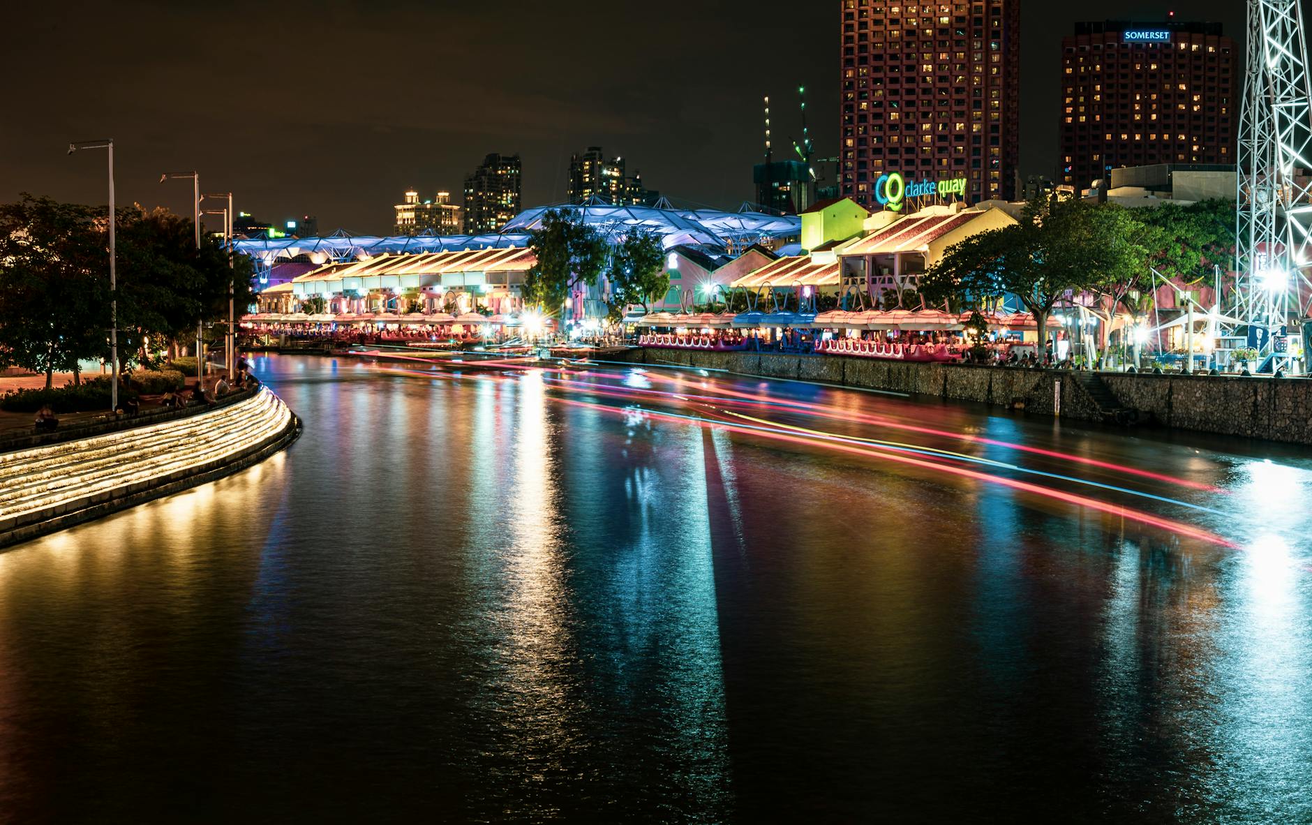 Malacca City evening etiquette, alcohol, dress, and payment planning context.