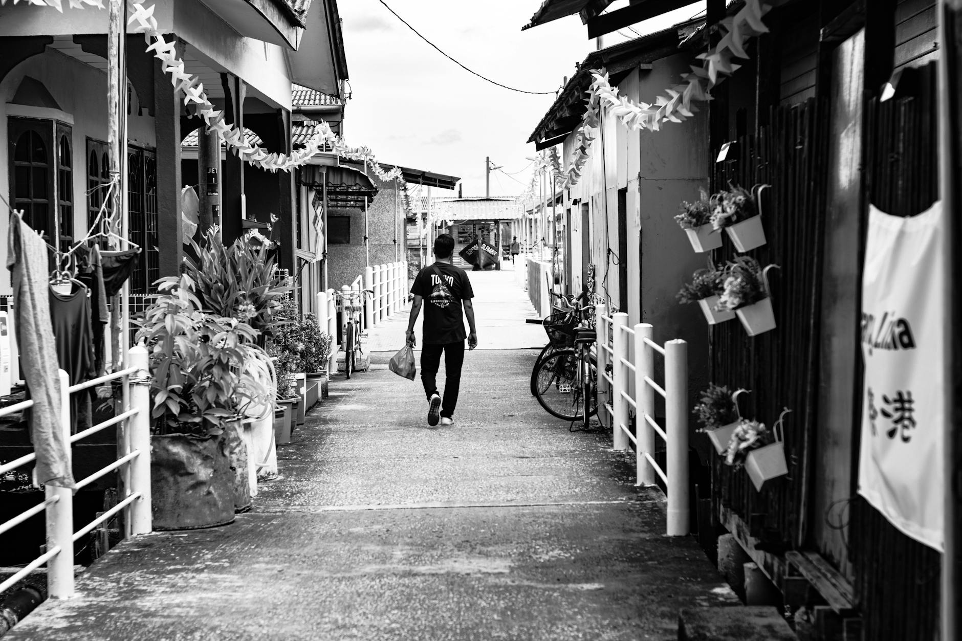Malacca City solo lodging and return-route context.