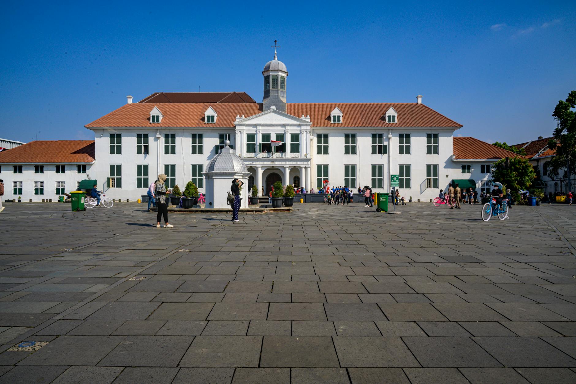 Malacca City religious and residential etiquette context for tourists.