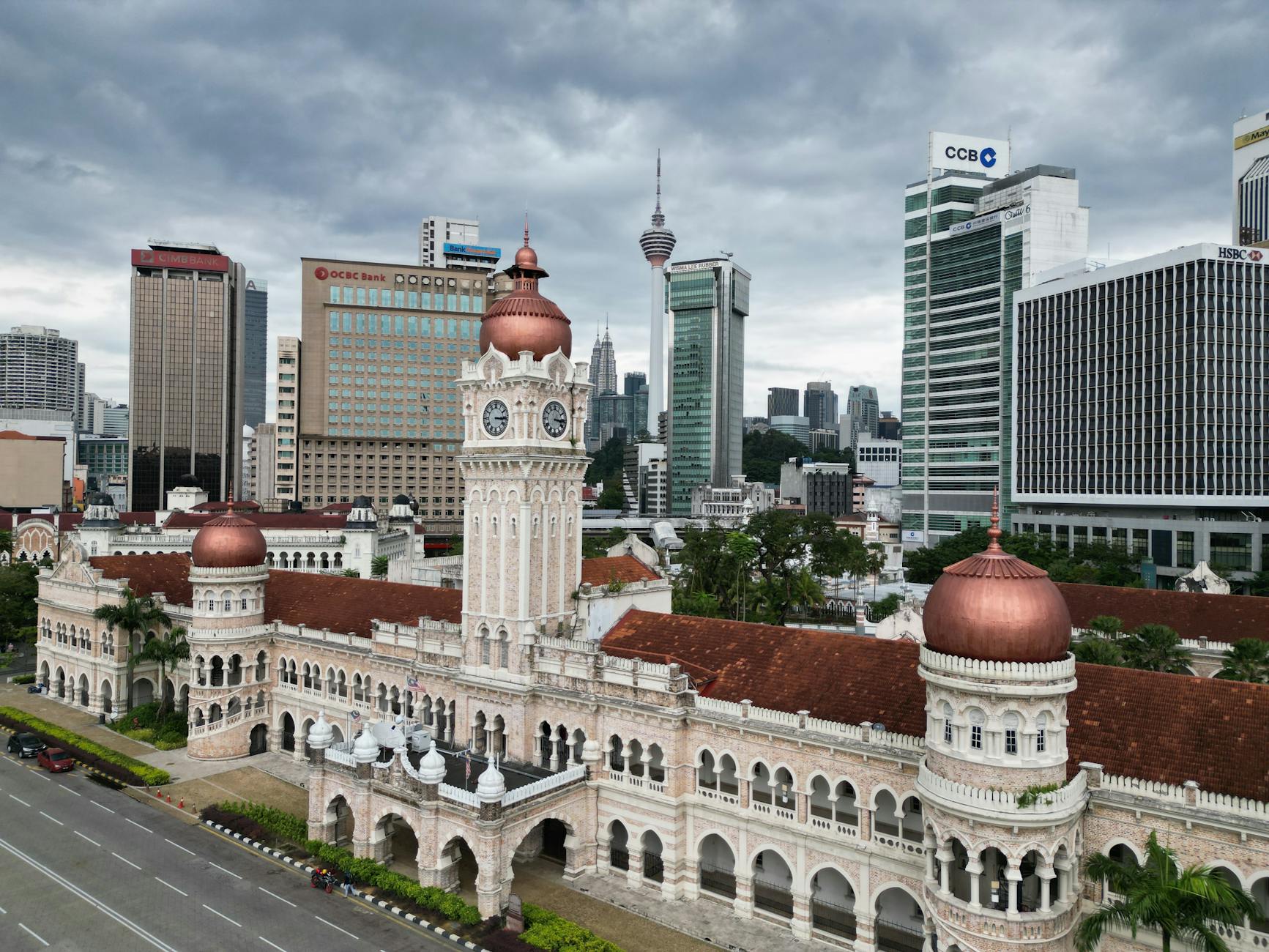Malacca City trade-show clothing, food, and fatigue planning context.