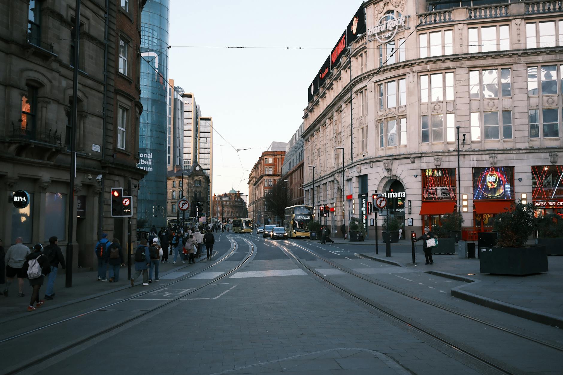 What To Consider For Short-Term Travel To Manchester As A Budget Traveler