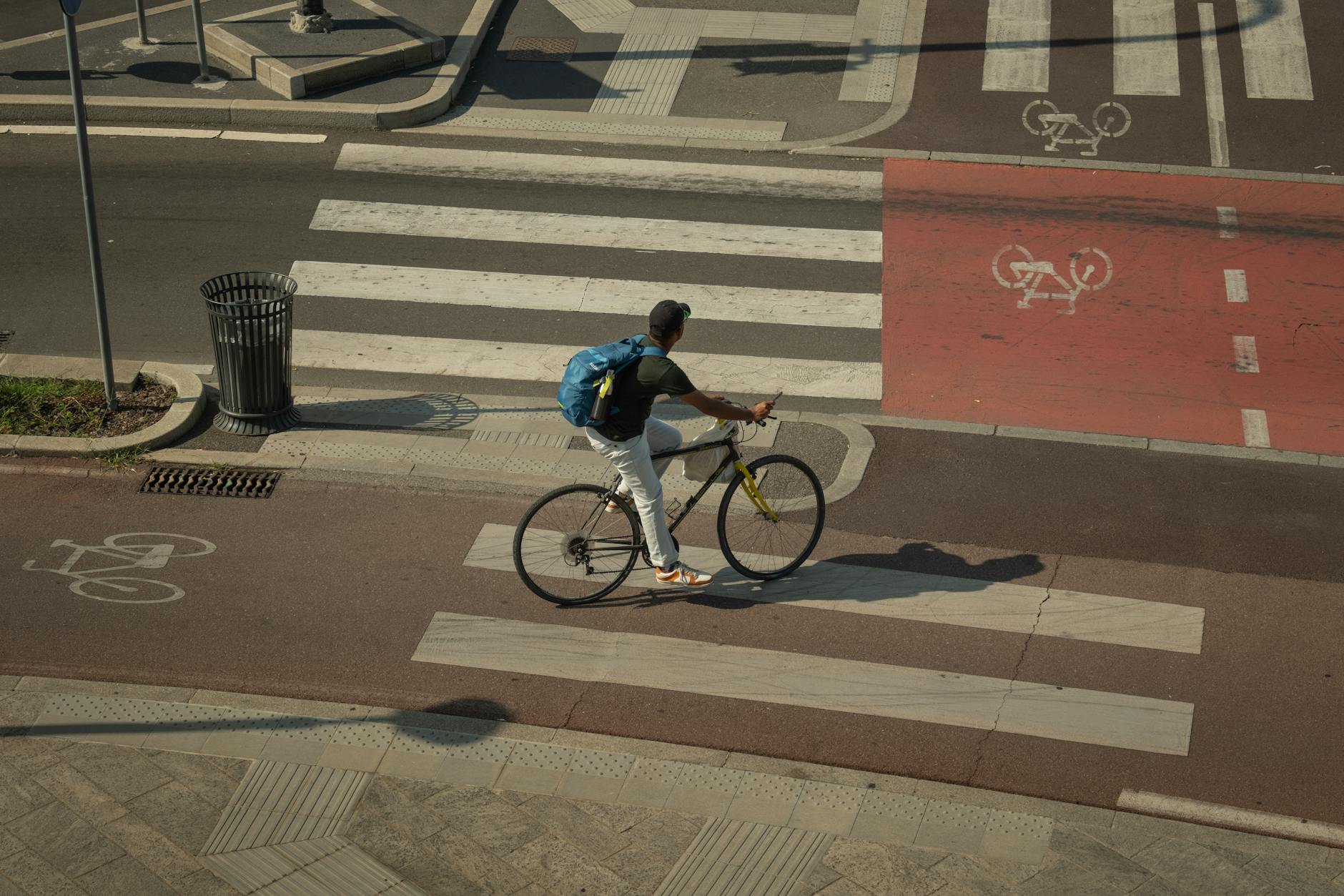 Cyclist crossing an urban street