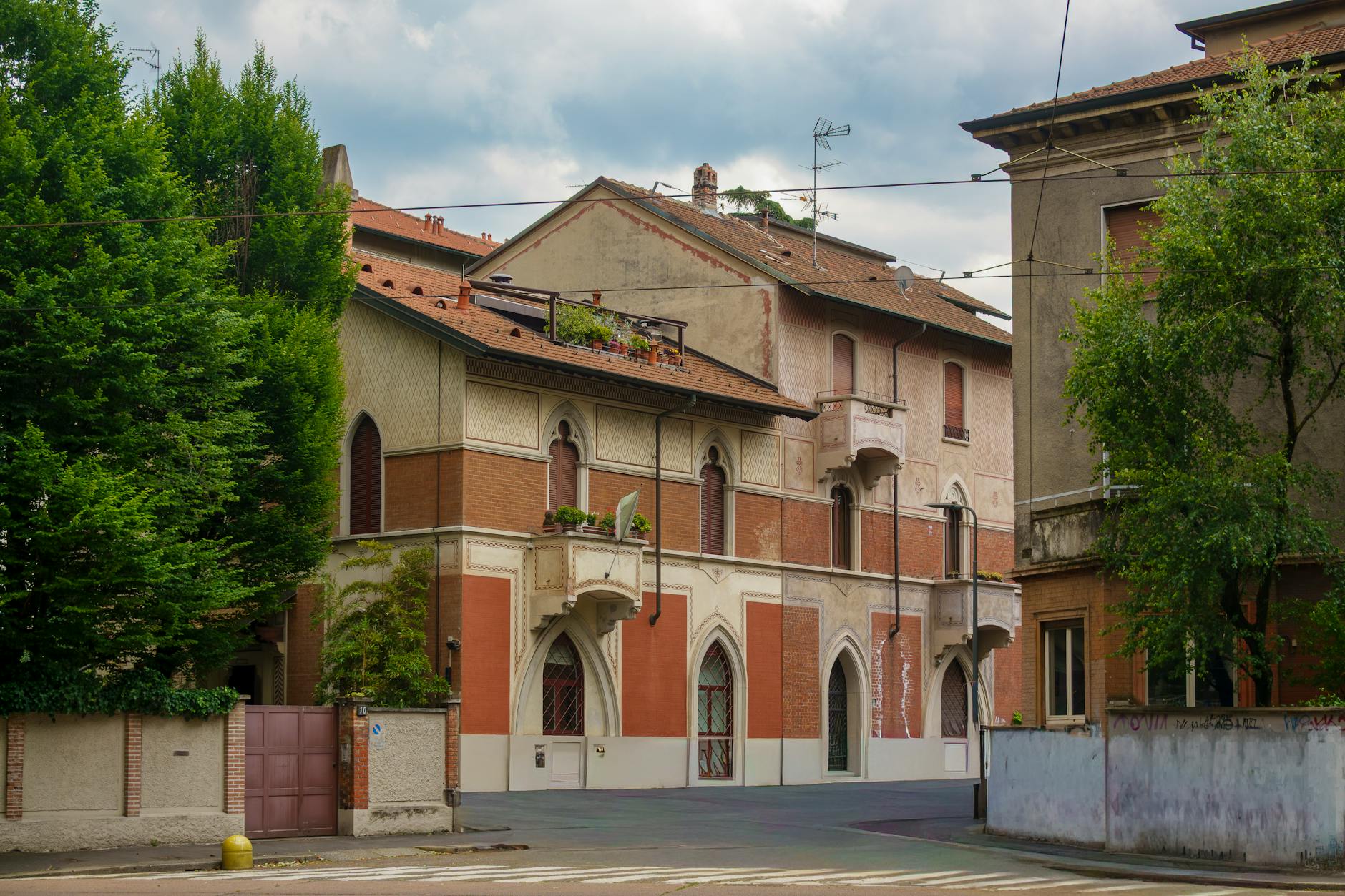 Residential building with greenery in Milan