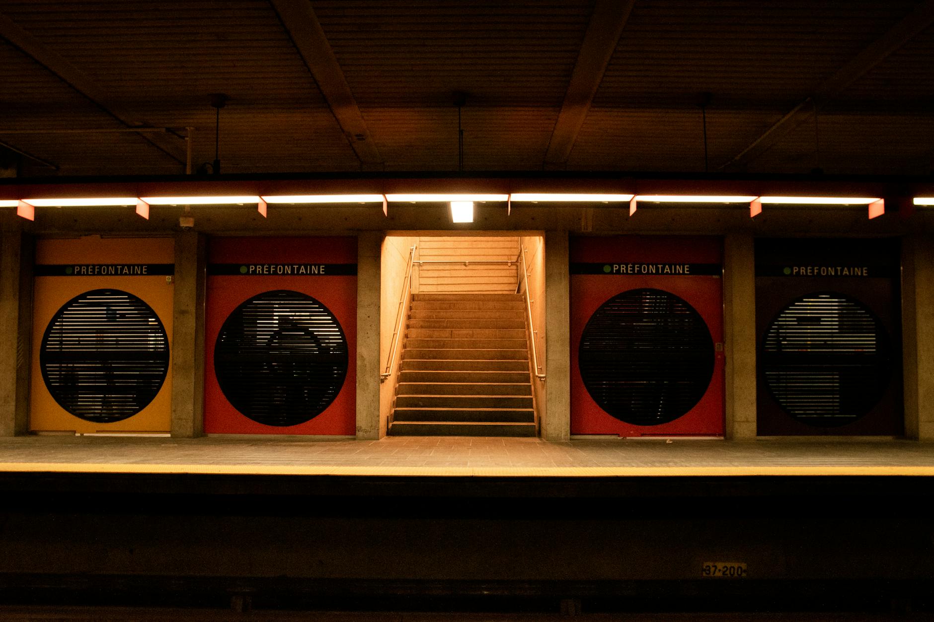 Montreal metro platform