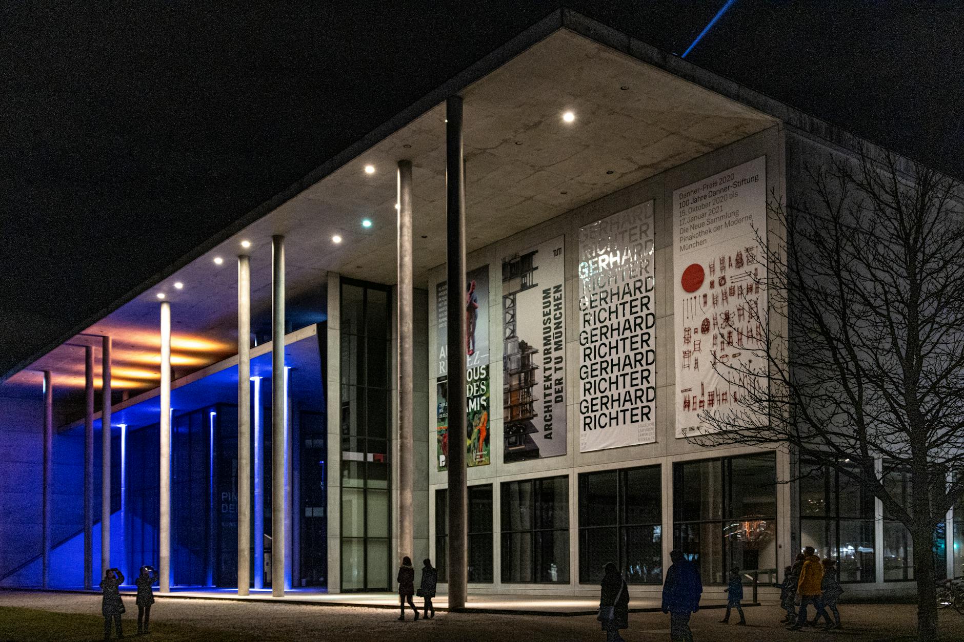 Pinakothek der Moderne in Munich at night