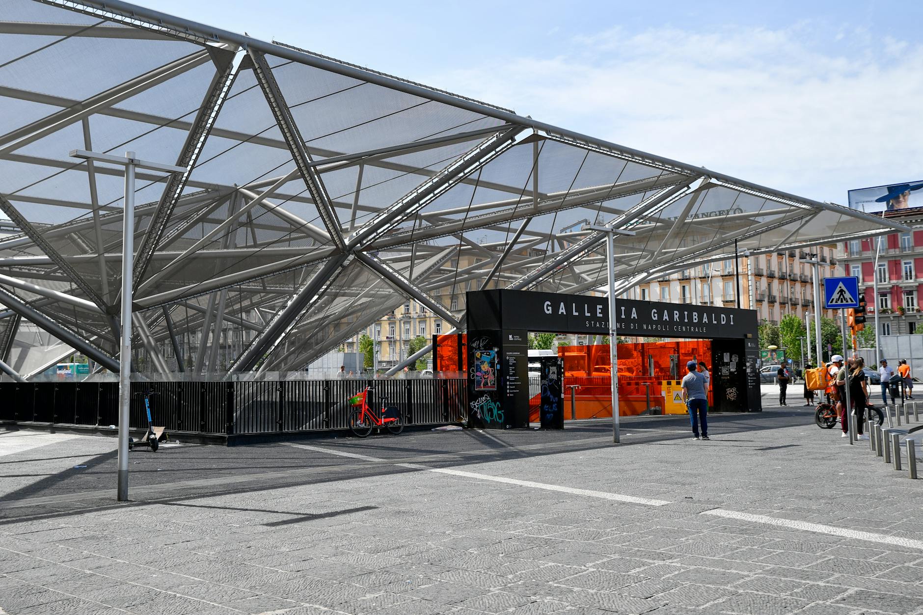Galleria Garibaldi urban hub in Napoli