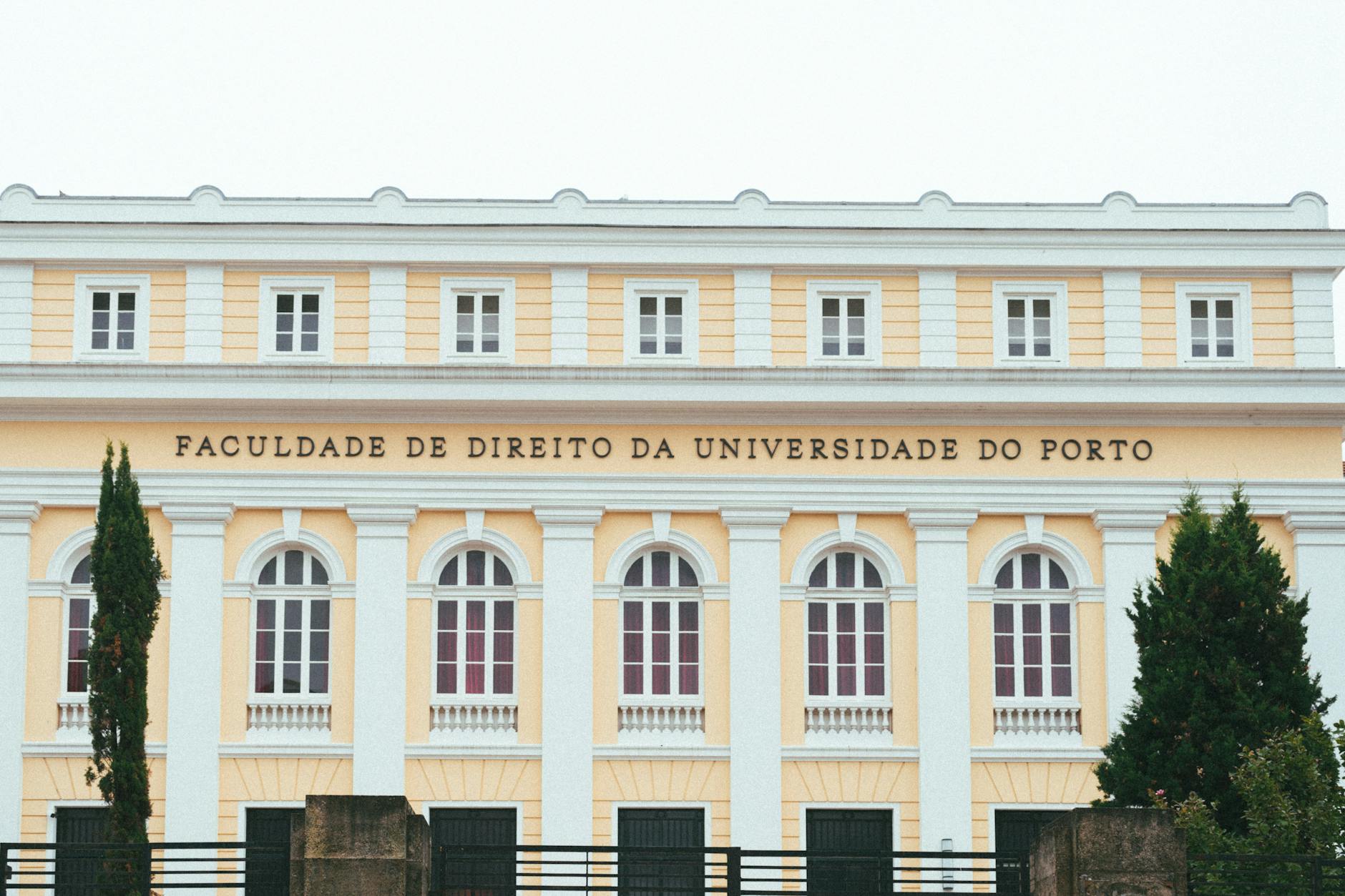 Facade of the Faculty of Law at the University of Porto
