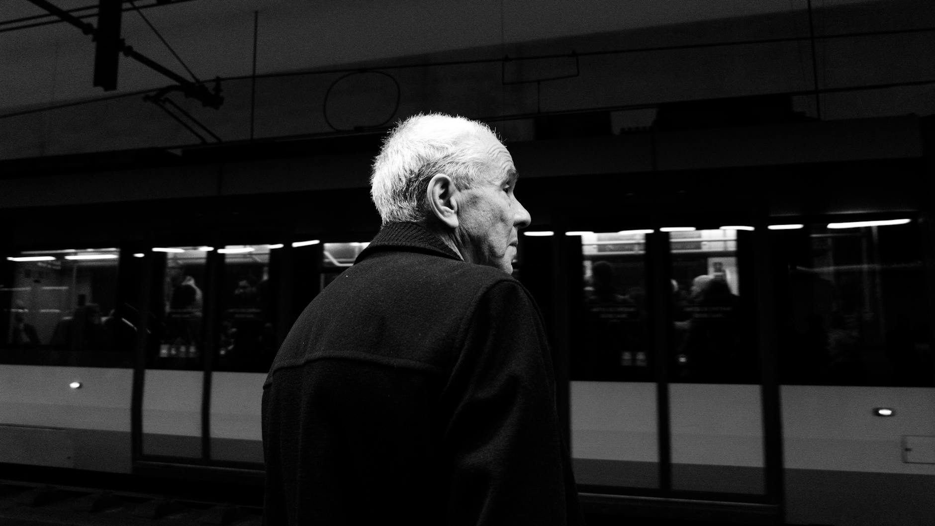 Person waiting at a Porto metro station