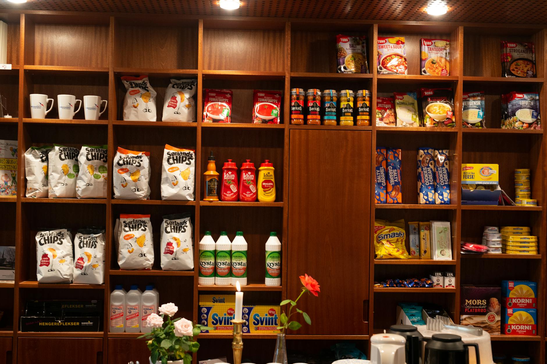 Grocery shelves for Stavanger budget meal planning.