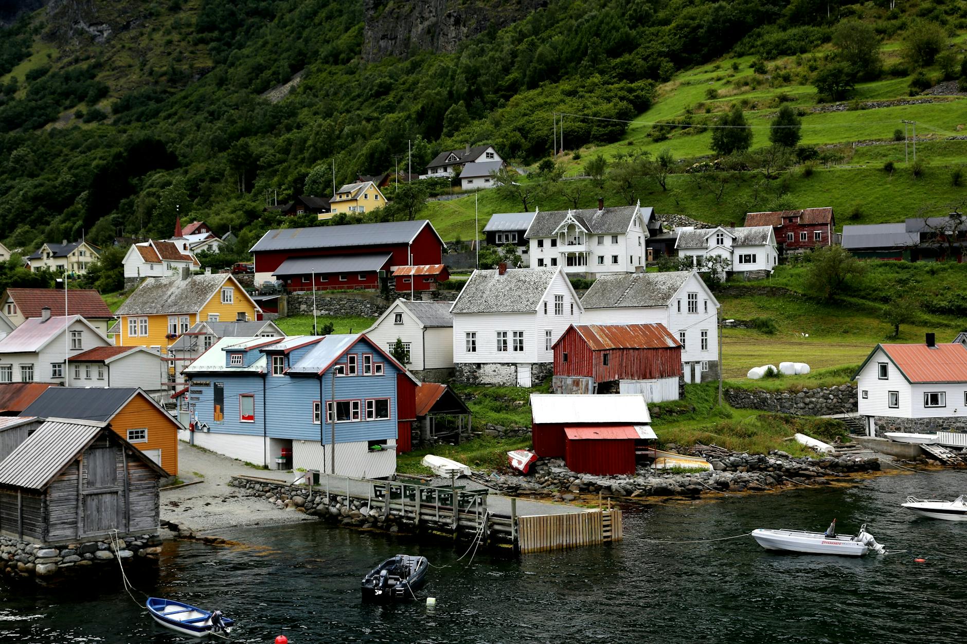 Colorful houses by the Stavanger fjord for first-time travel report planning.