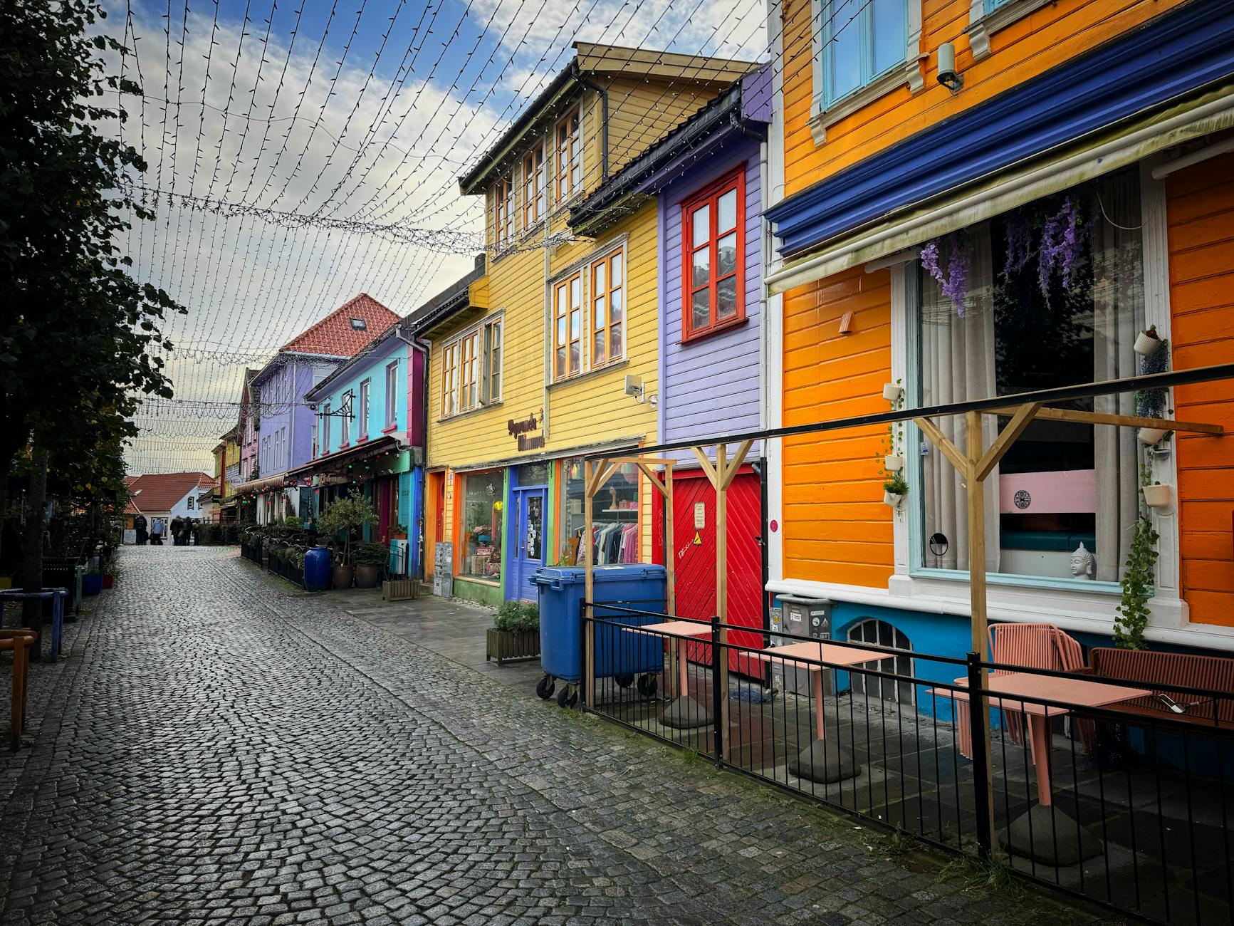 Business traveler scene for Stavanger investor trip planning.