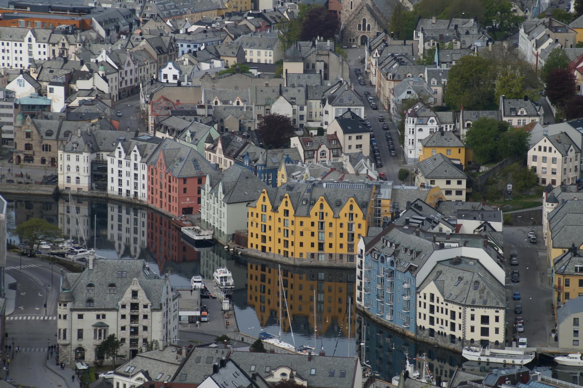 Stavanger old town harbor for pilgrimage travel report planning.
