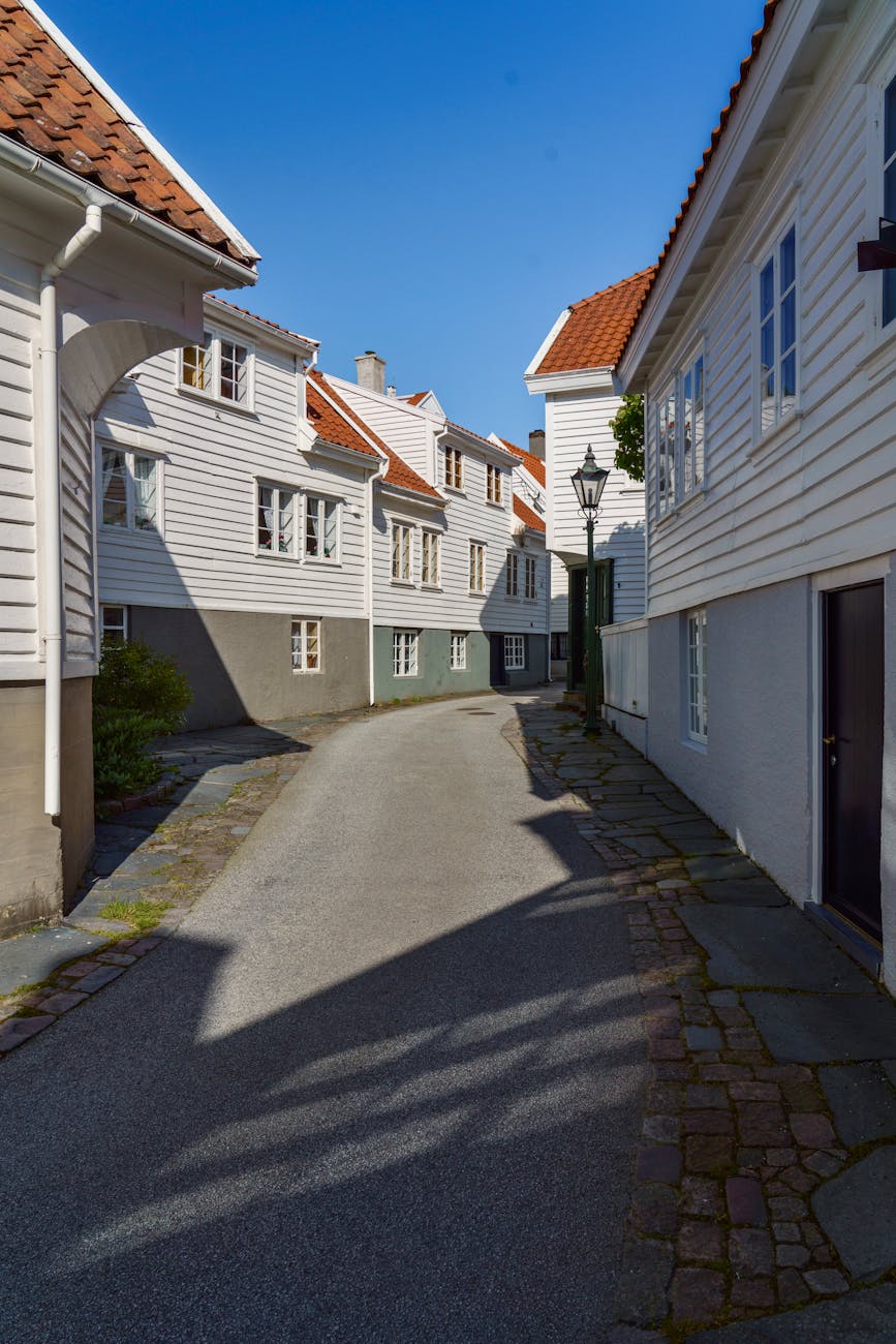 Quiet Rogaland street for Stavanger solo meal planning.