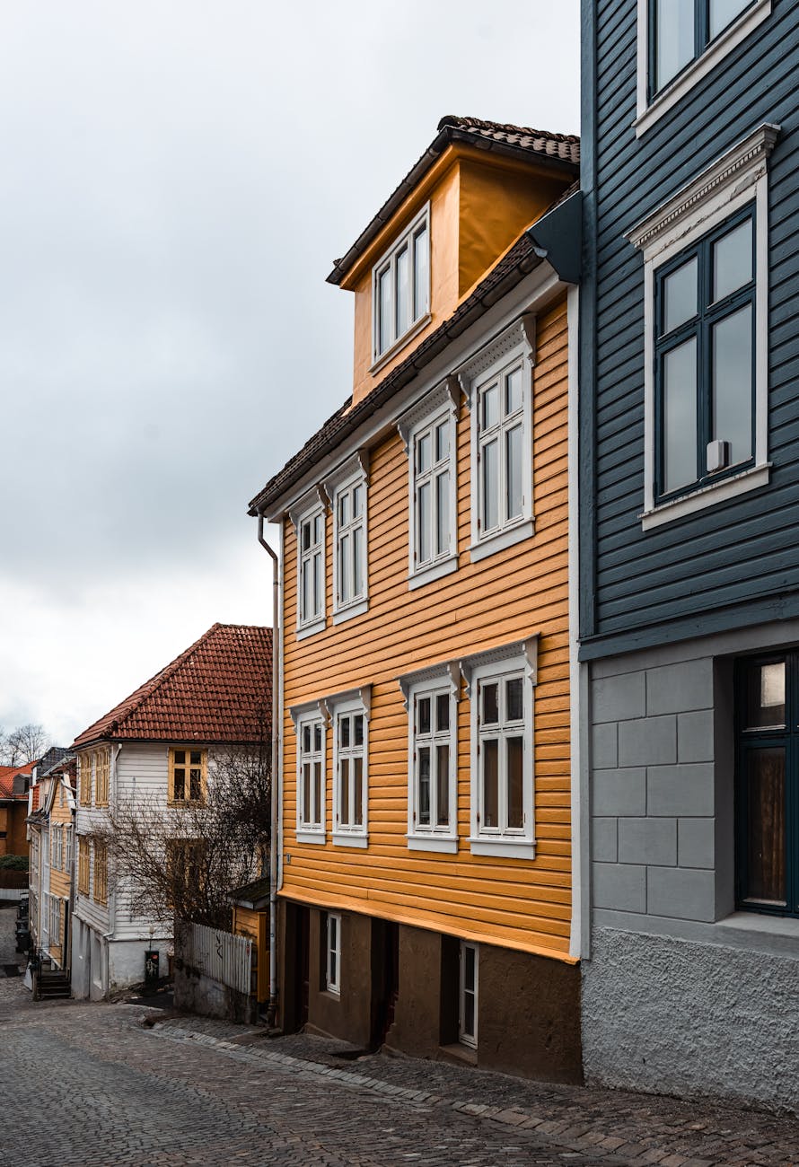 Colorful historic houses for Stavanger solo safety planning.