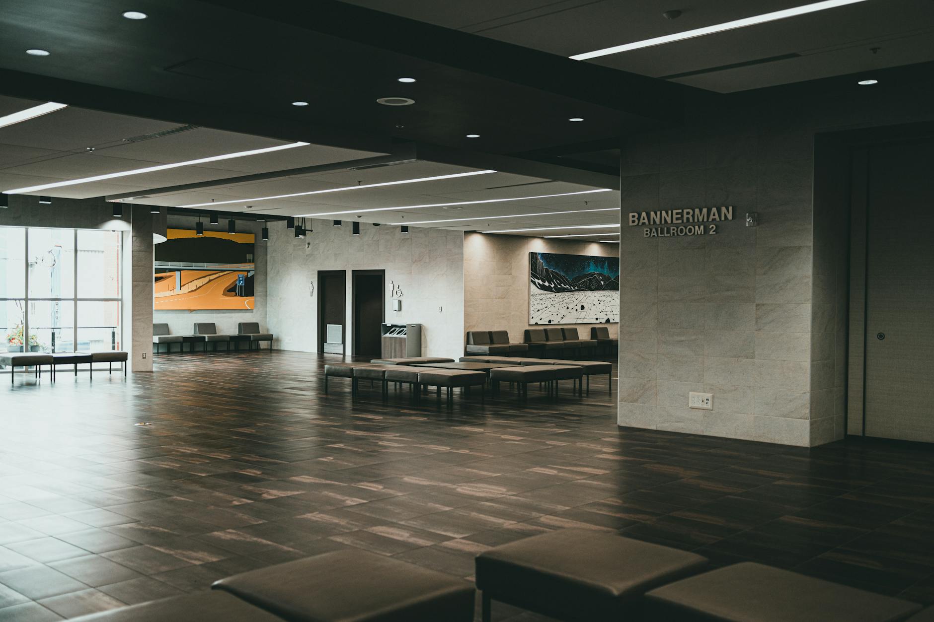 Modern event lobby for Stavanger trade-show attendee planning.