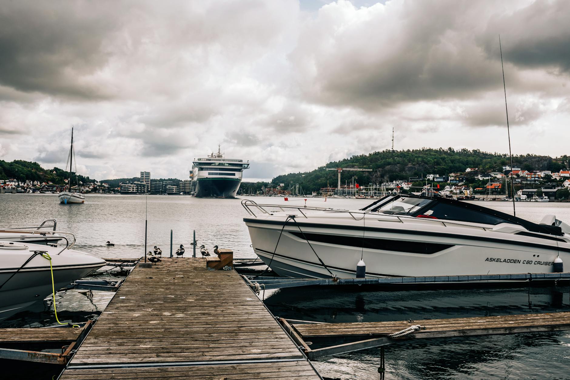 Norwegian marina for Stavanger accessible harbor route planning.