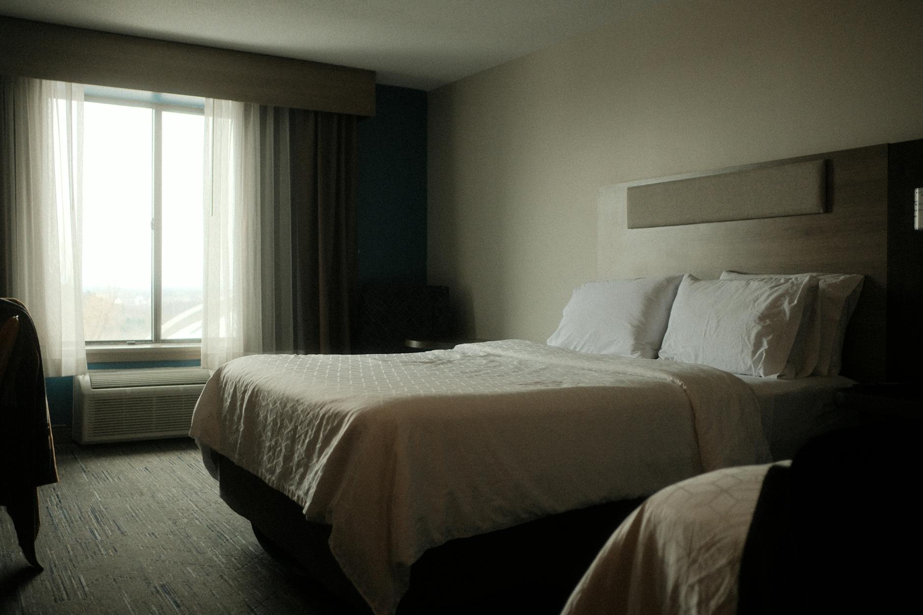 Modern hotel room for Stavanger mobility-access lodging planning.