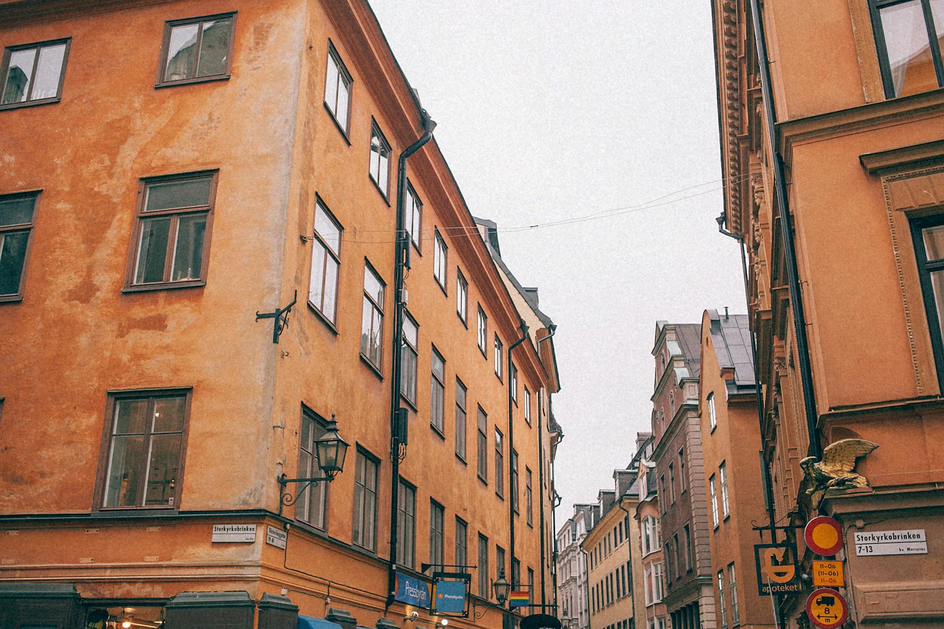 Old Stockholm street for free budget walking route planning.