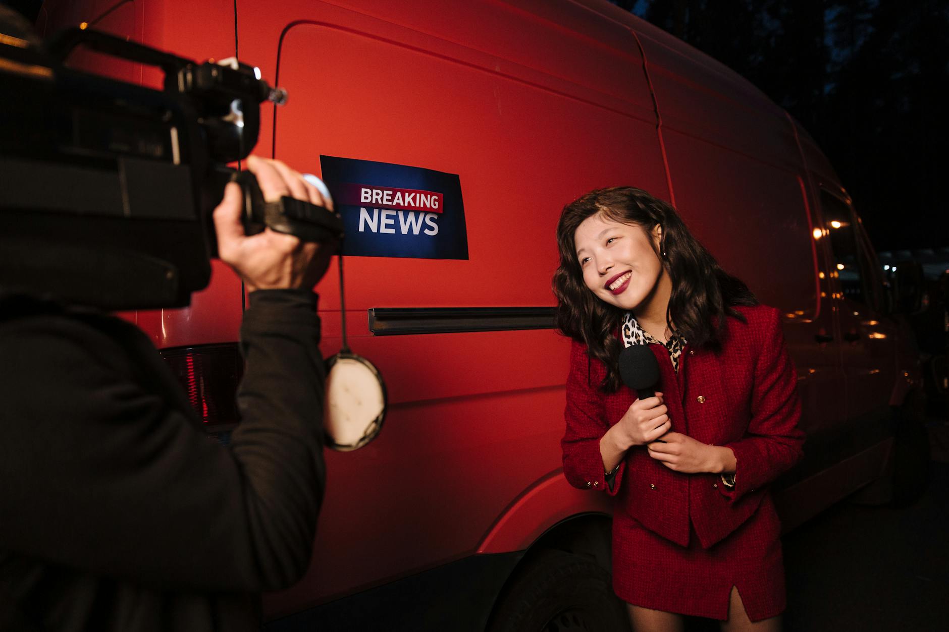 Reporter on camera for Stockholm press access planning.
