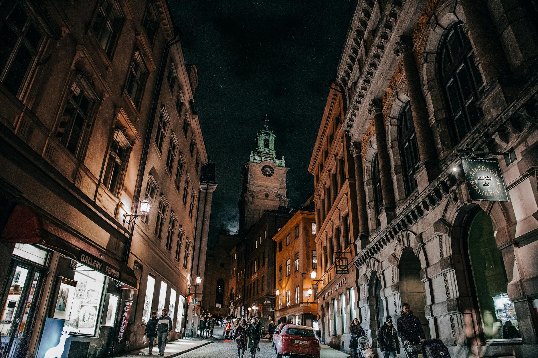 Nighttime Gamla Stan street for Stockholm evening timing planning.