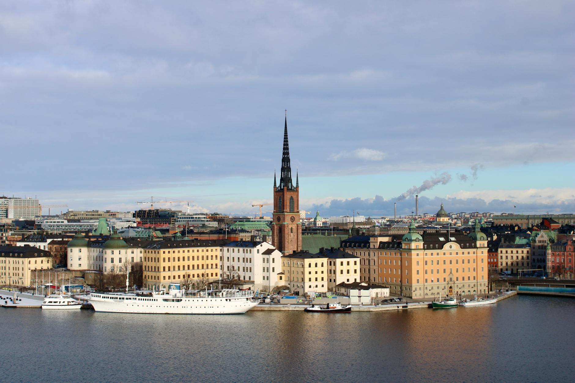 Riddarholmen Church waterfront for Stockholm reflection planning.