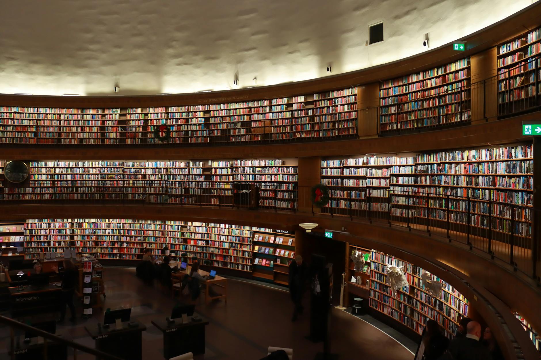 Stockholm public library shelves for short study program planning.